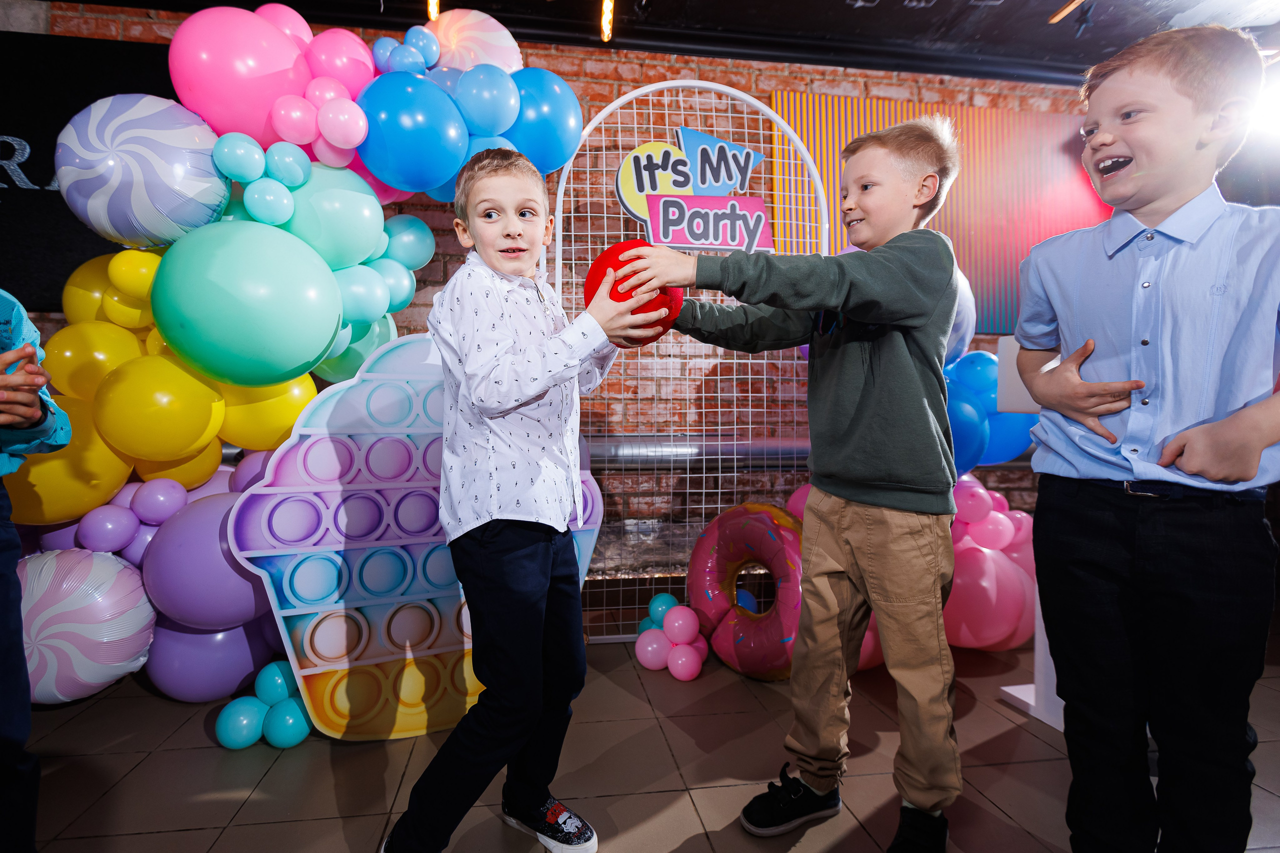 День рождения Насти «Pop-it». Семейный и детский фотограф Комина Елена, Власиха, Одинцово