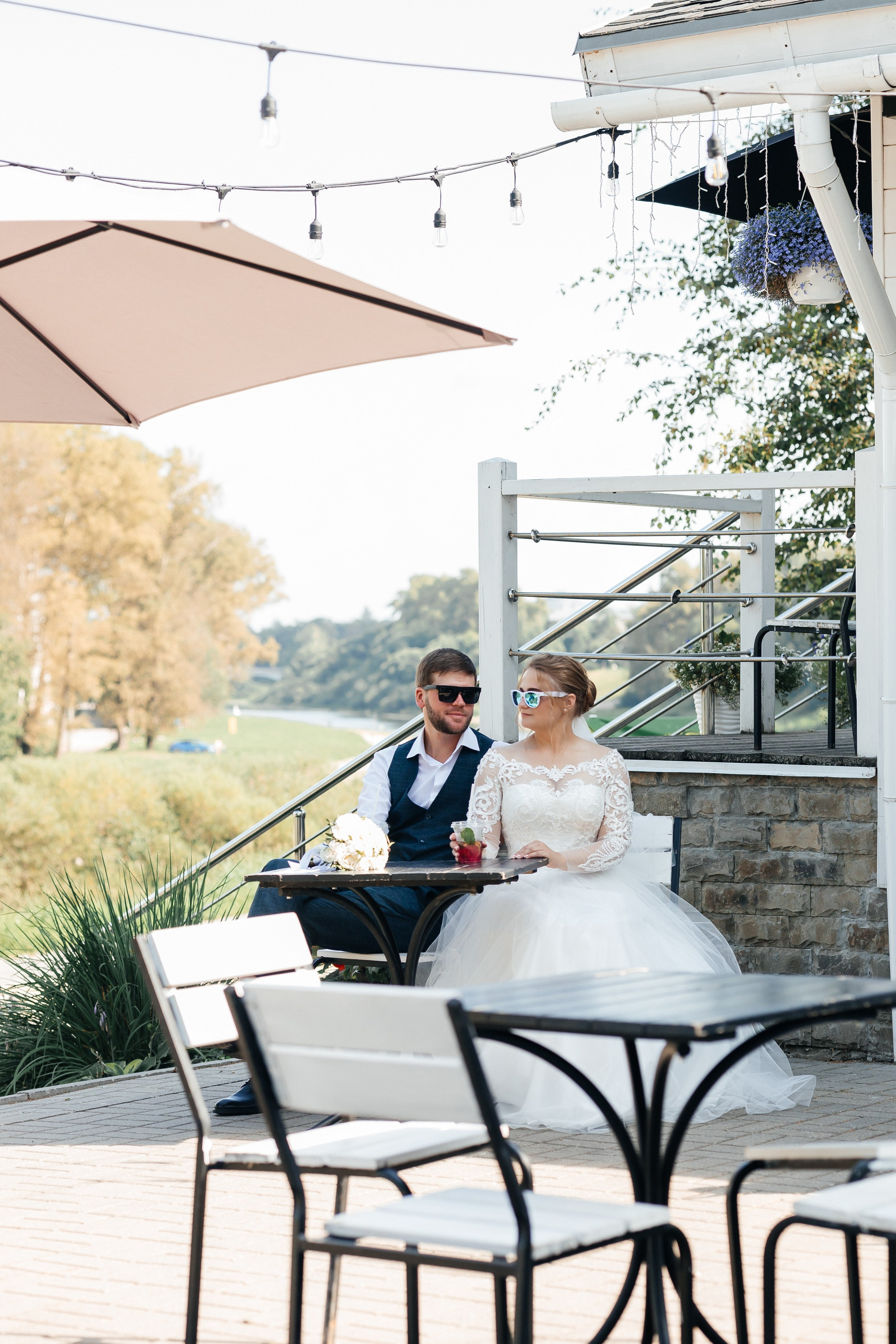 Трогательная выездная церемония в уютном ресторане. Олег Сверчков | Свадебный фотограф Вологда