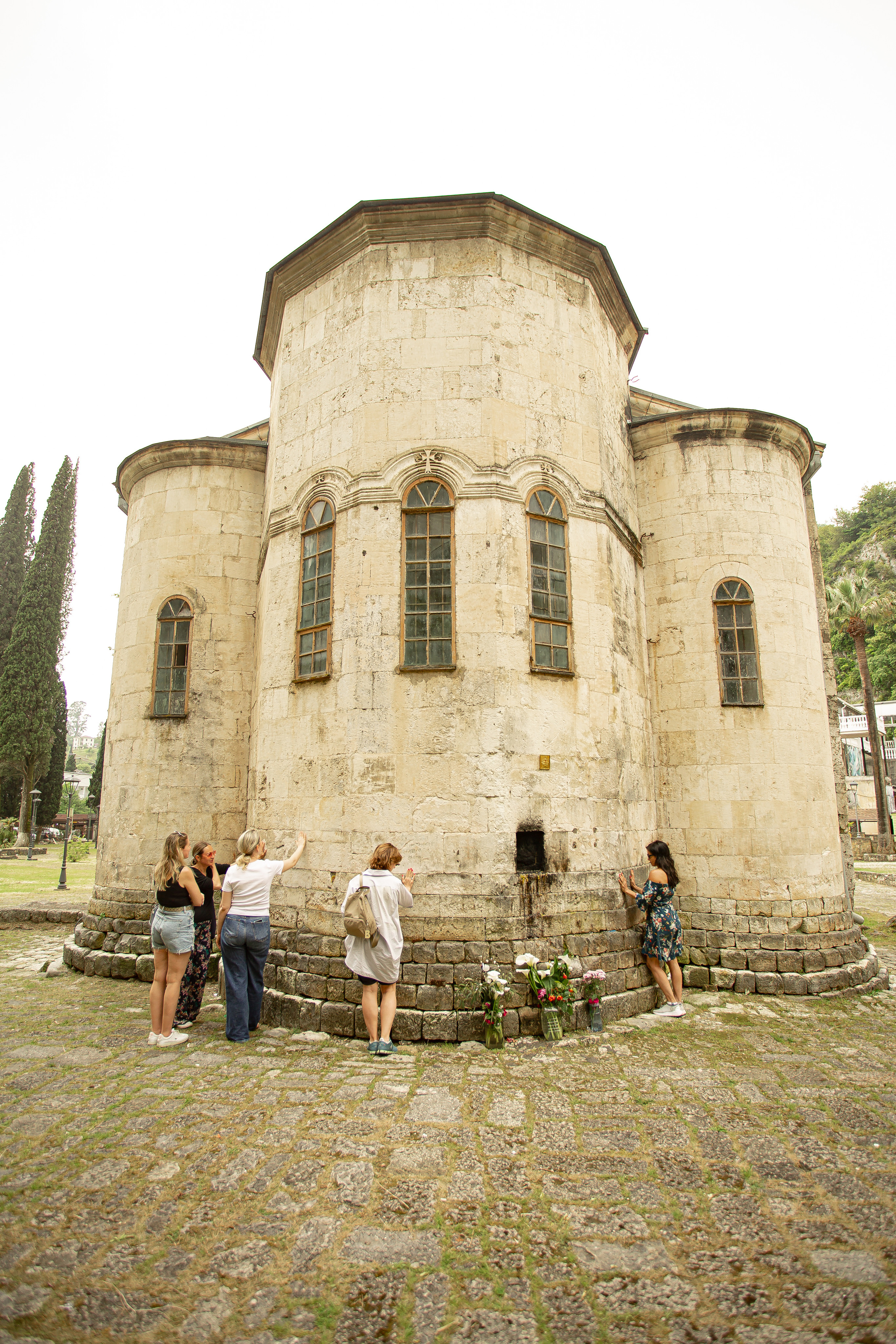 Йога Тур с Элиной Филатовой. Абхазия. Лыхны. Новый Афон. ФОТО ВИДЕО ПРОДАКШН Санкт-Петербург Москва фотограф Мария Хрусталева