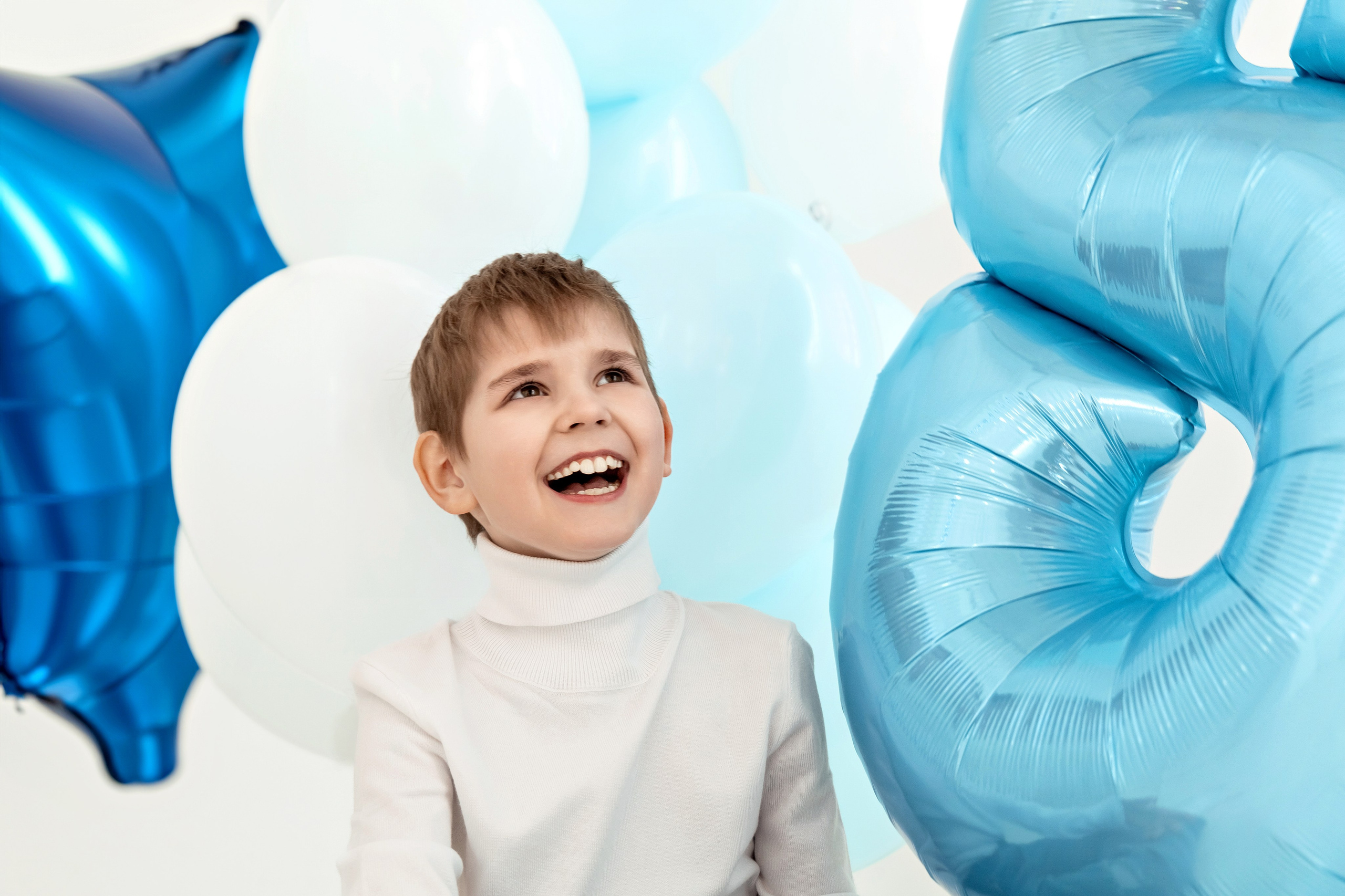 Детские цифры и композиции. Доставка воздушных шаров по Санкт-Петербургу и лен. области