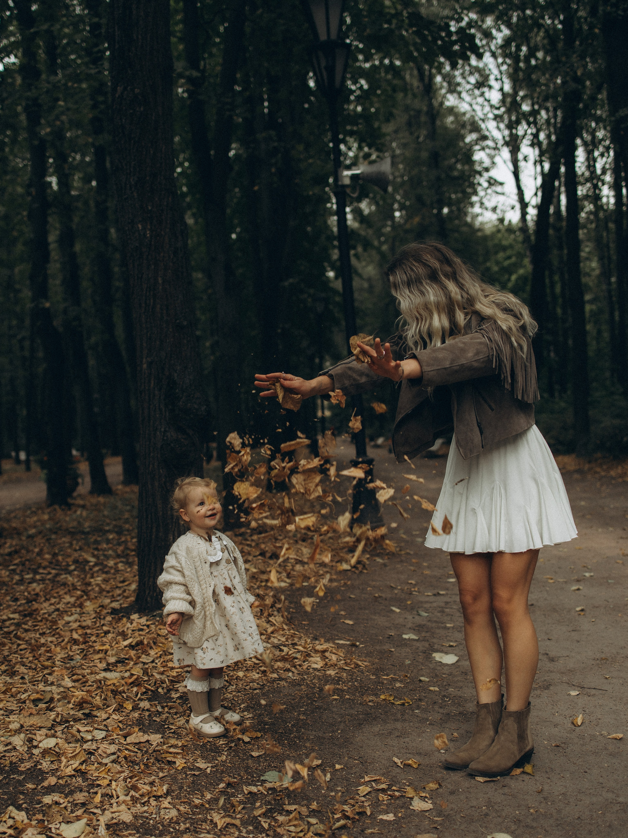 Осенняя история. Вика и Стеша. Фотограф Дарья Соколовская
