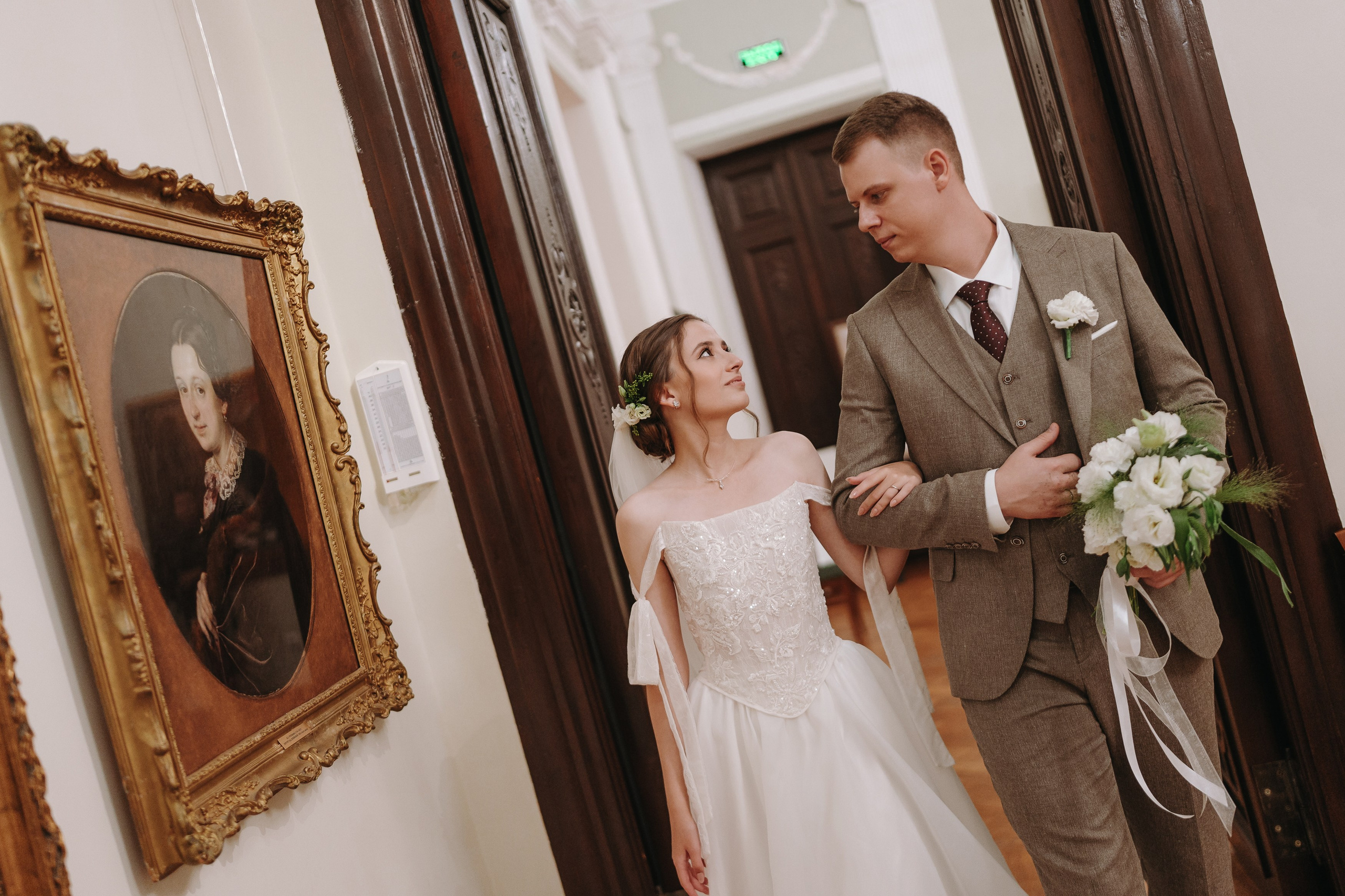 БАНКЕТНЫЙ ЗАЛ ТОРТУГА, ВЕДУЩИЙ АНДРЕЙ ОГНЕВ