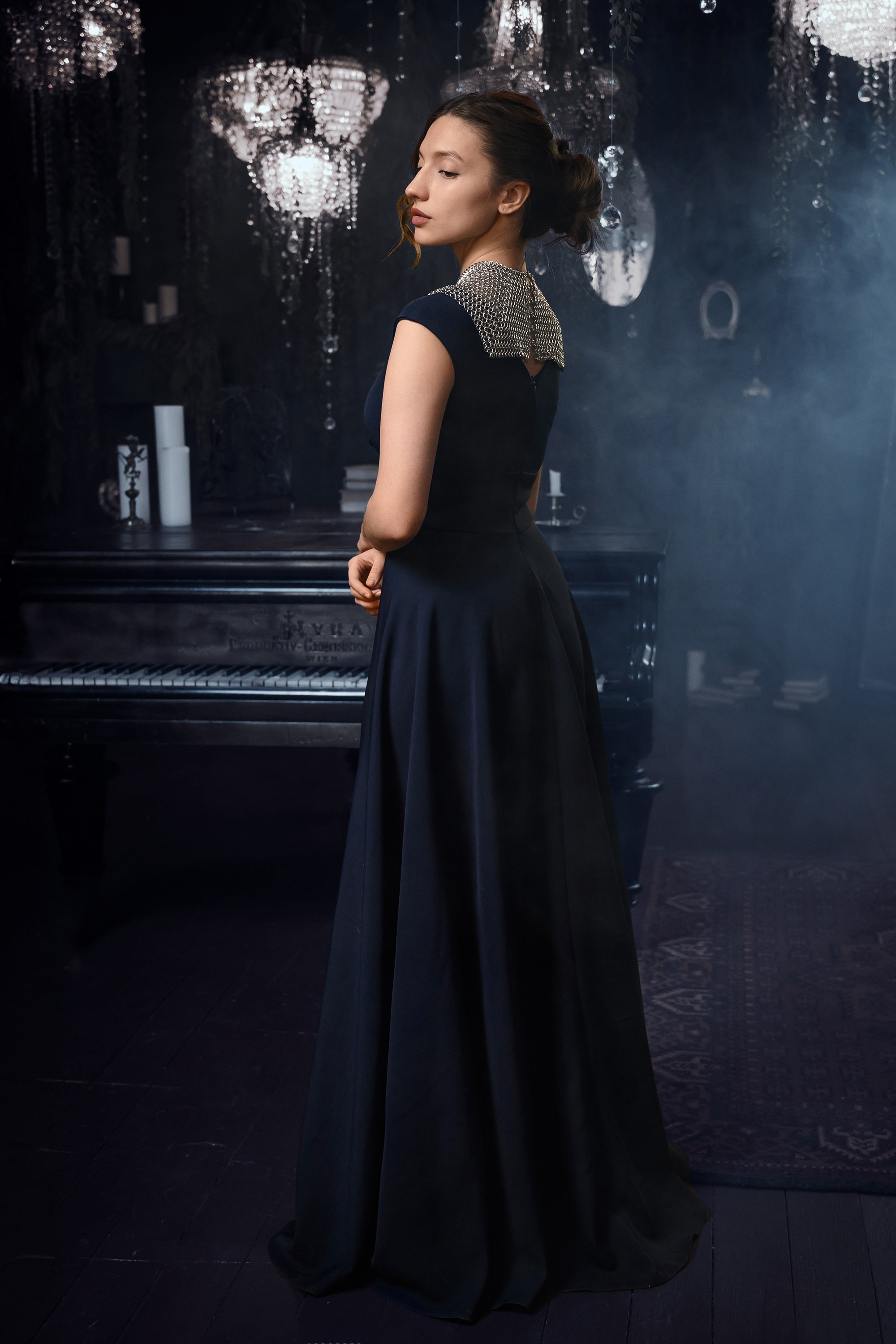 Аксессуары RenCraft Jewellery на девушке, студийный портрет в Казани