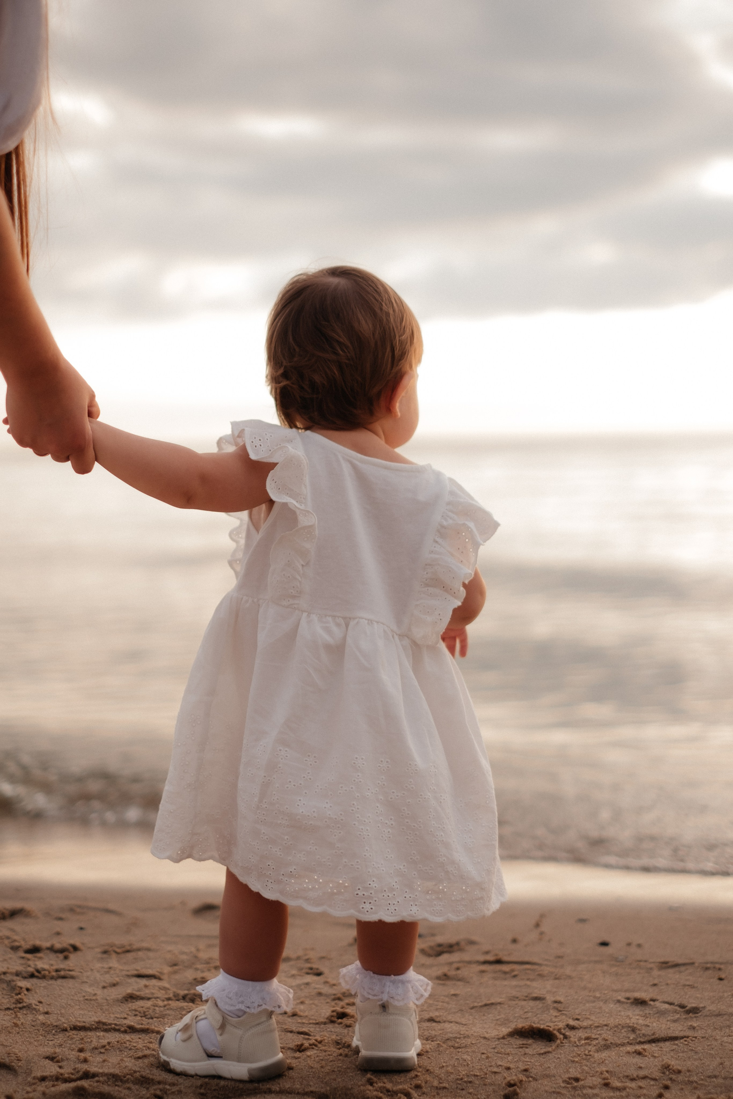 Алина, Ярослав и Тая на берегу. Фотограф в Новосибирске Диана Ильиных