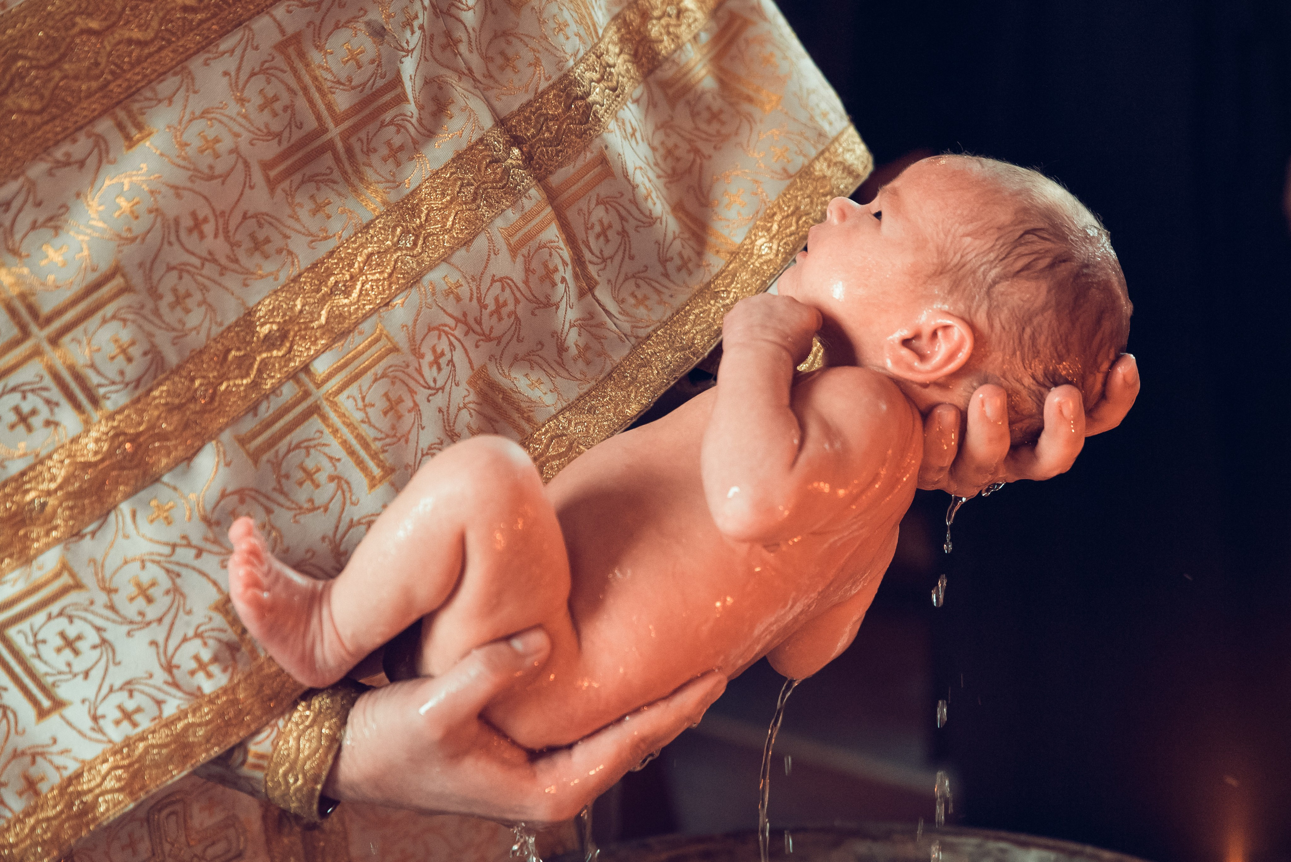 Фотограф в храме. Дарья Нетреба Фотограф на Крещение, Венчание Псков и область