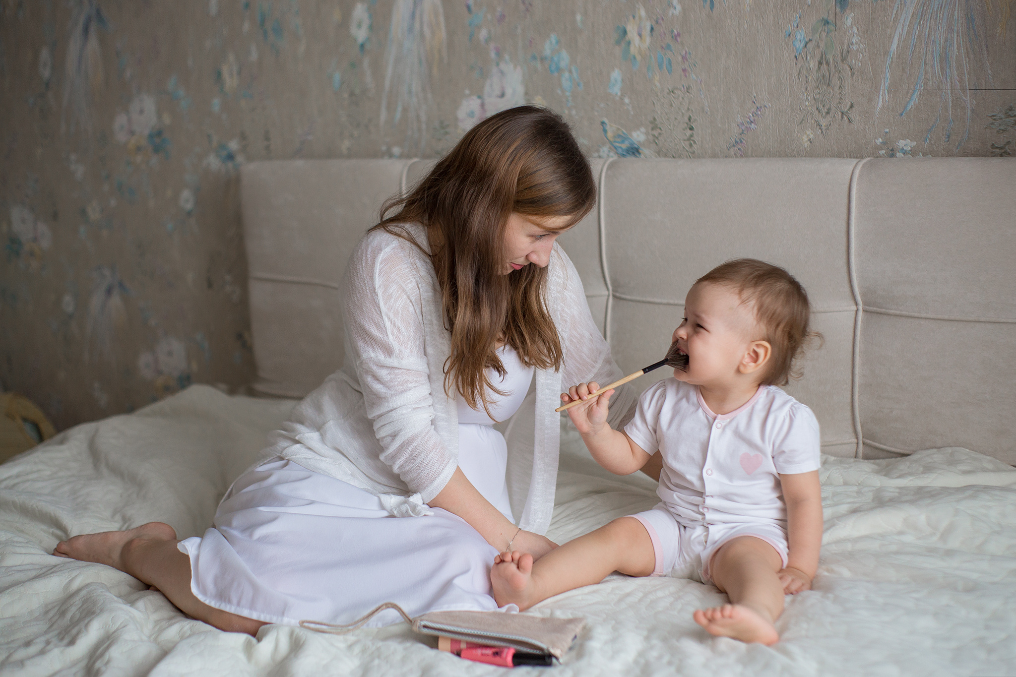 Марина и Эвелина, домашняя фотосессия. Семейный фотограф в Москве Марина Петра