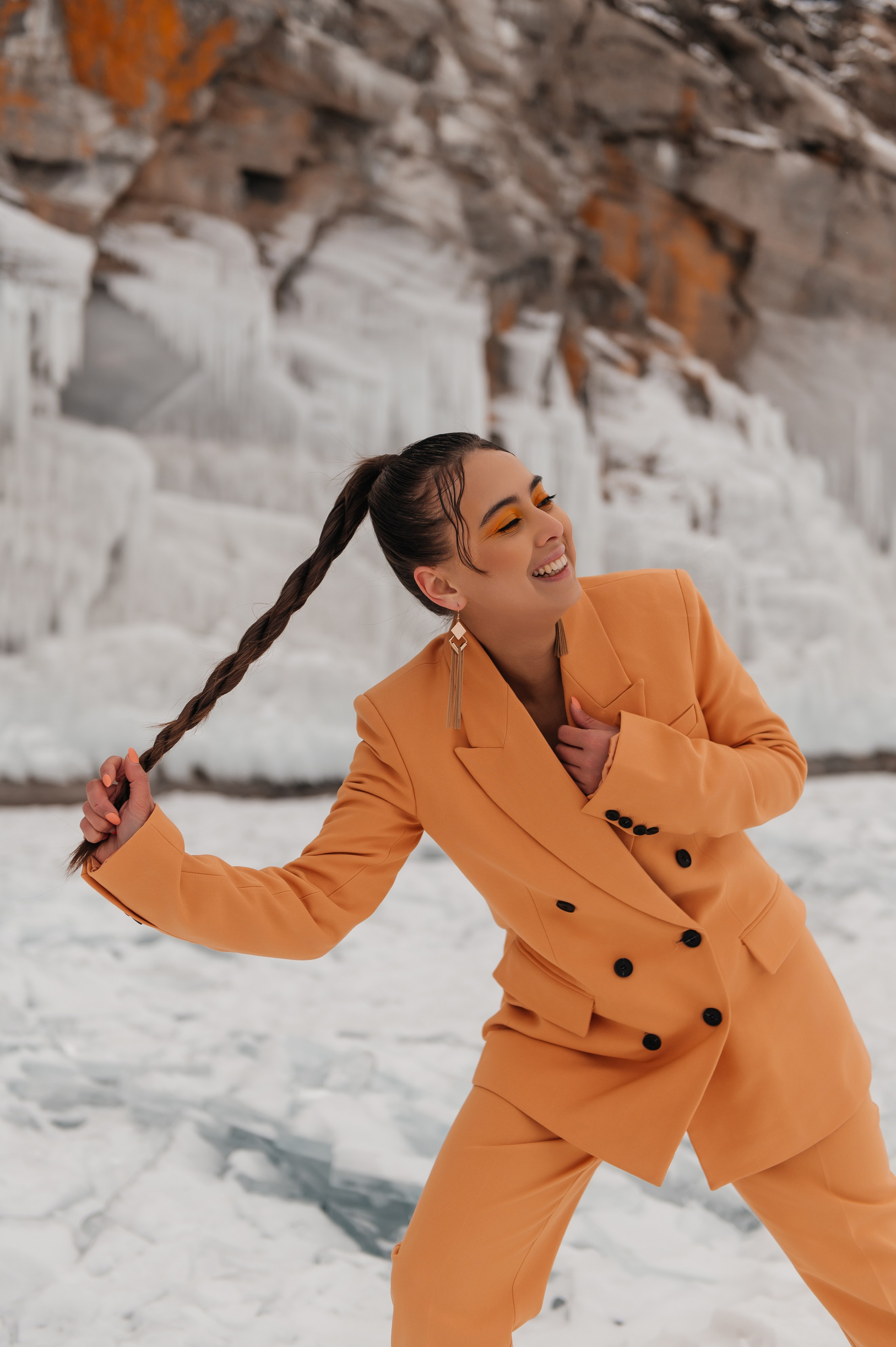 Женская съемка на Байкале. Фотограф Москва и Видеограф Москва