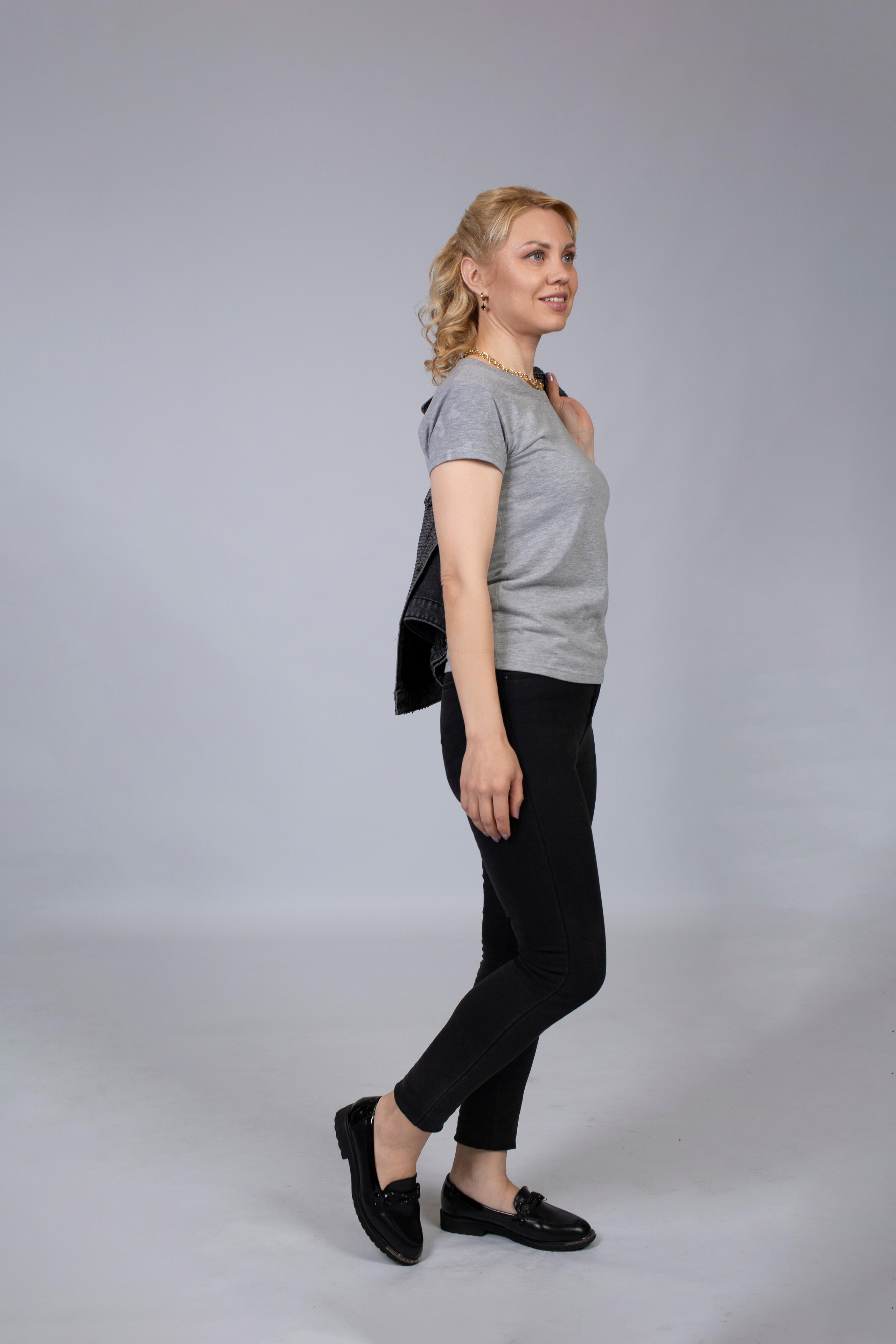 Модели для съемки одежды на маркетплейсы Оzon, Wildberries, Мегамаркет. Фотограф Екатеринбург. Портретный fashion свадебный предметный фотограф для маркетплейсов (Озон Wildberries Мегамаркет) Андрей Наговицин