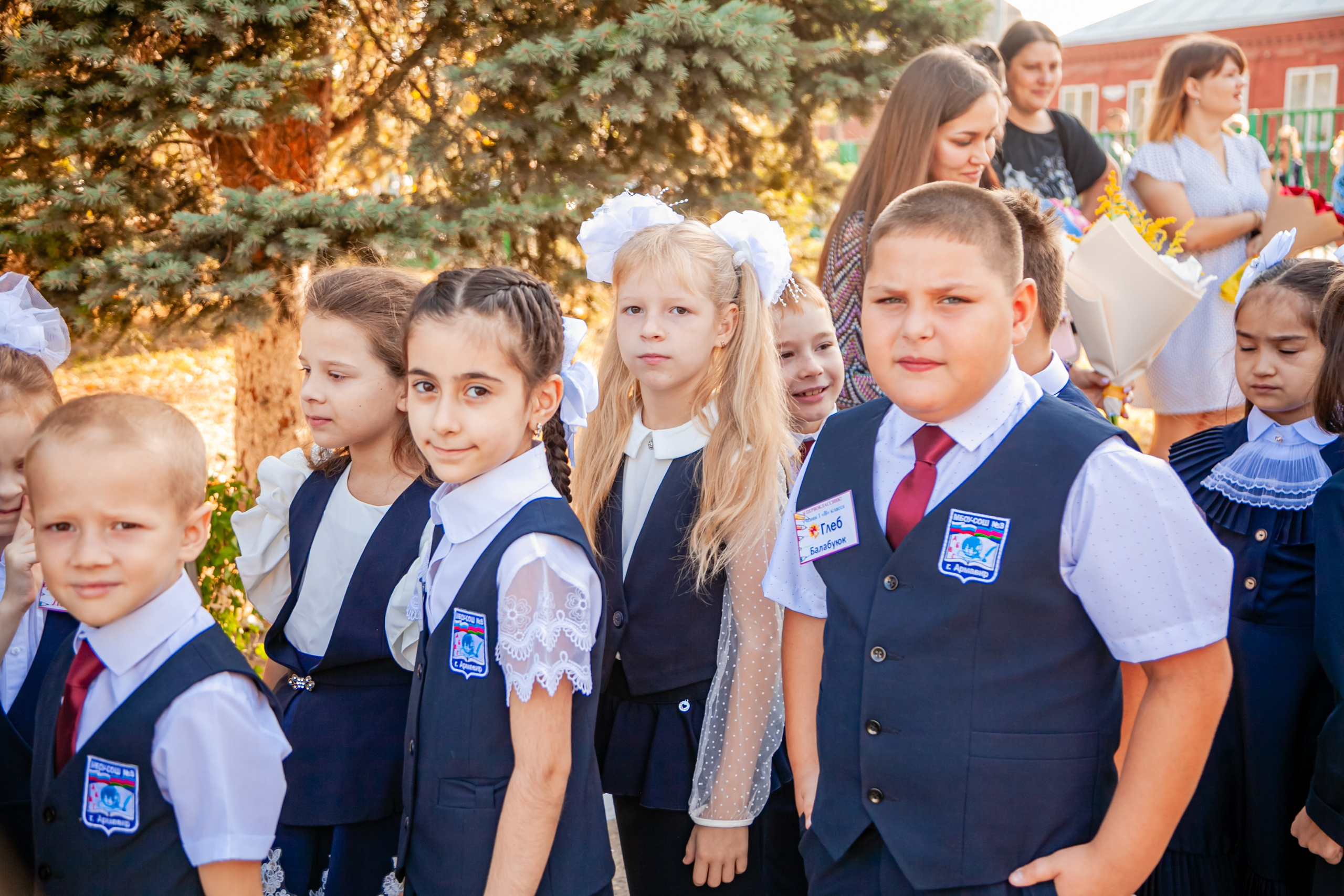 1 сентября линейка. Свадебный и семейный фотограф в Армавире