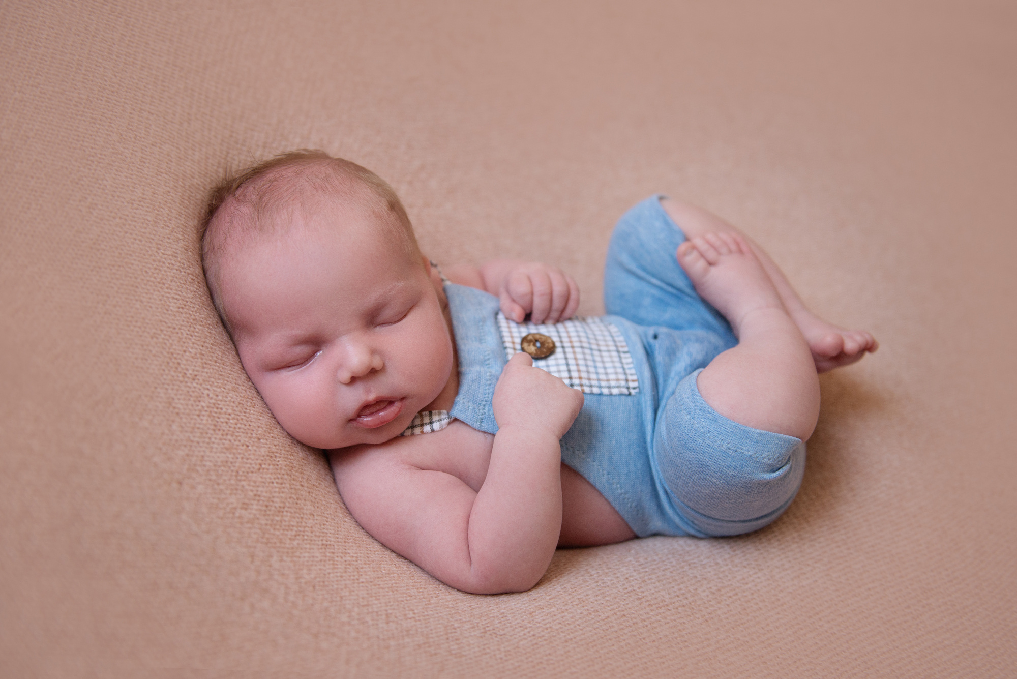 Фотосессия новорожденного. Фотограф новорожденных в Симферополе Елена Позднякова