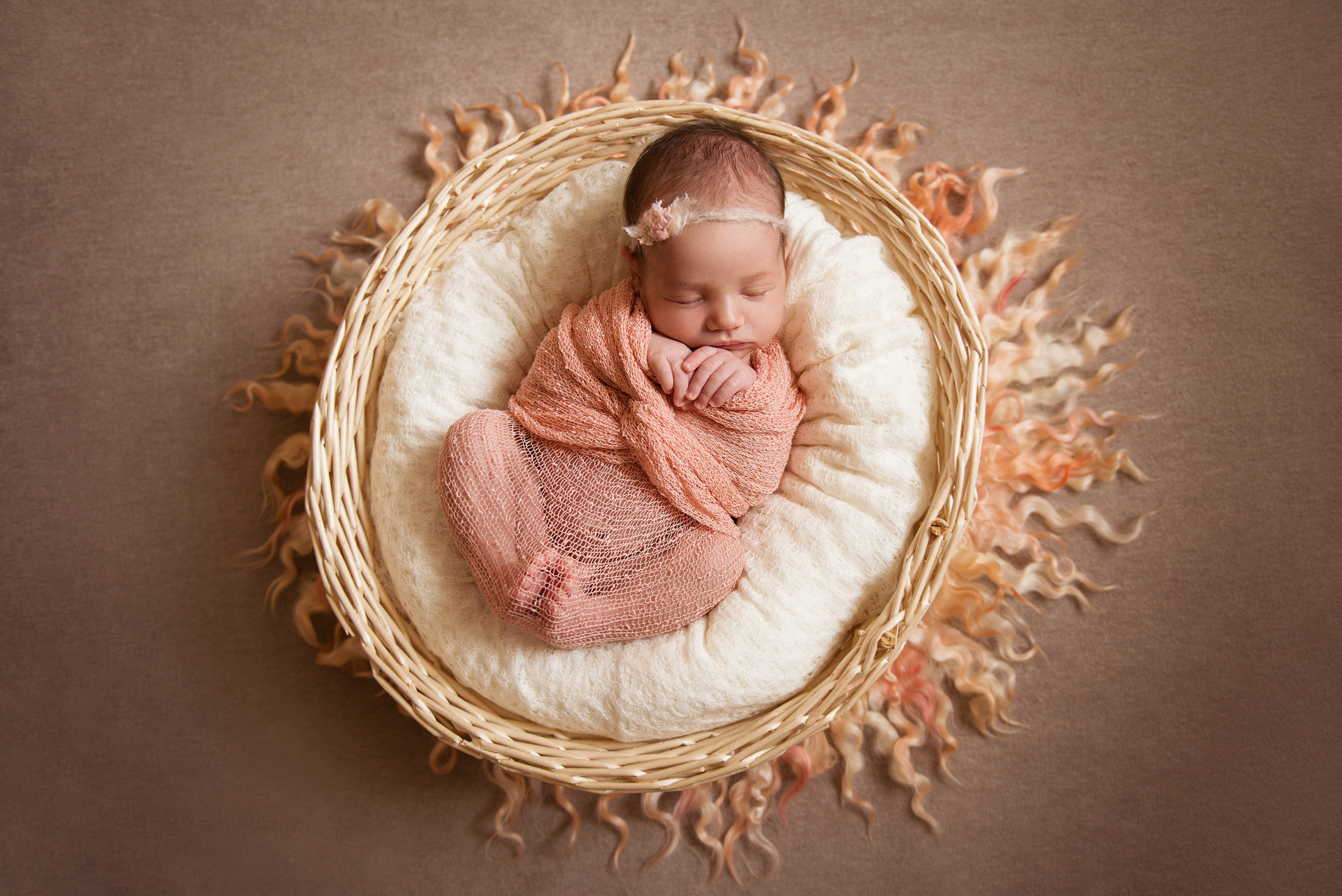 Фотосессия новорожденного. Фотограф новорожденных в Симферополе Елена Позднякова