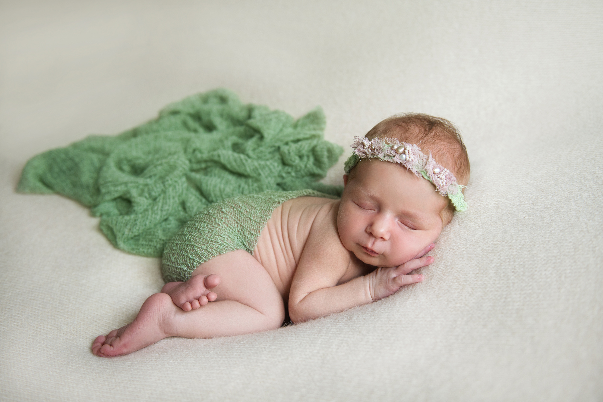 Фотосессия новорожденного. Фотограф новорожденных в Симферополе Елена Позднякова