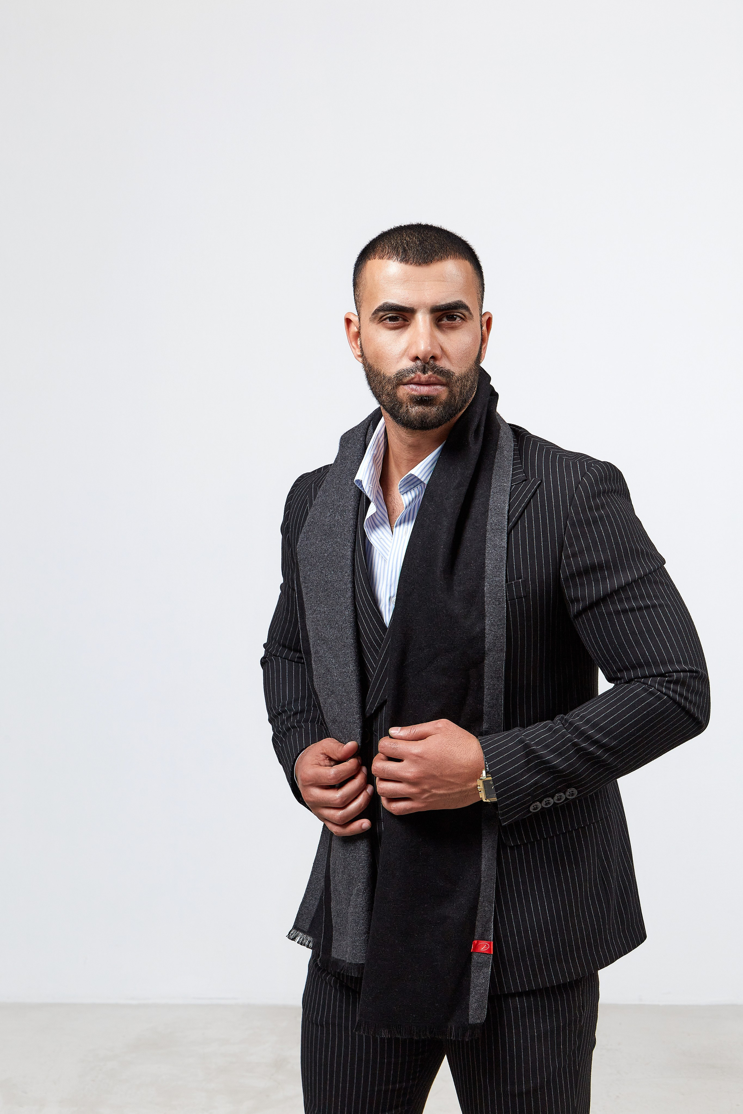 Фотосессия мужских шарфов. Фотограф Руслан Потапов в Краснодаре