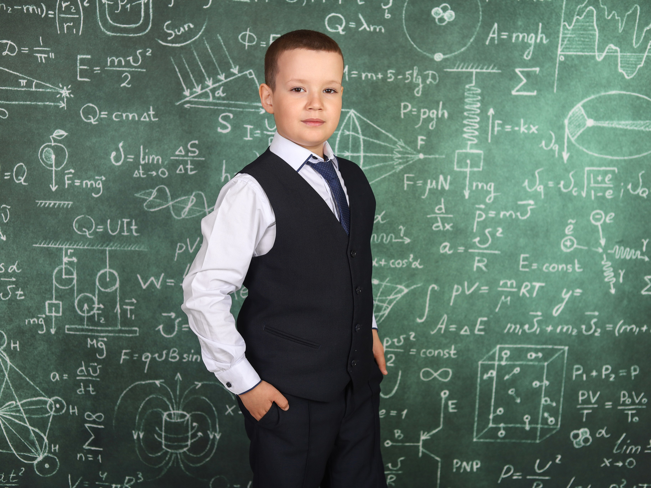 Выпускная книга "Ветер". Выпускные альбомы в Тюмени для школ, садов, вузов спортивных секций