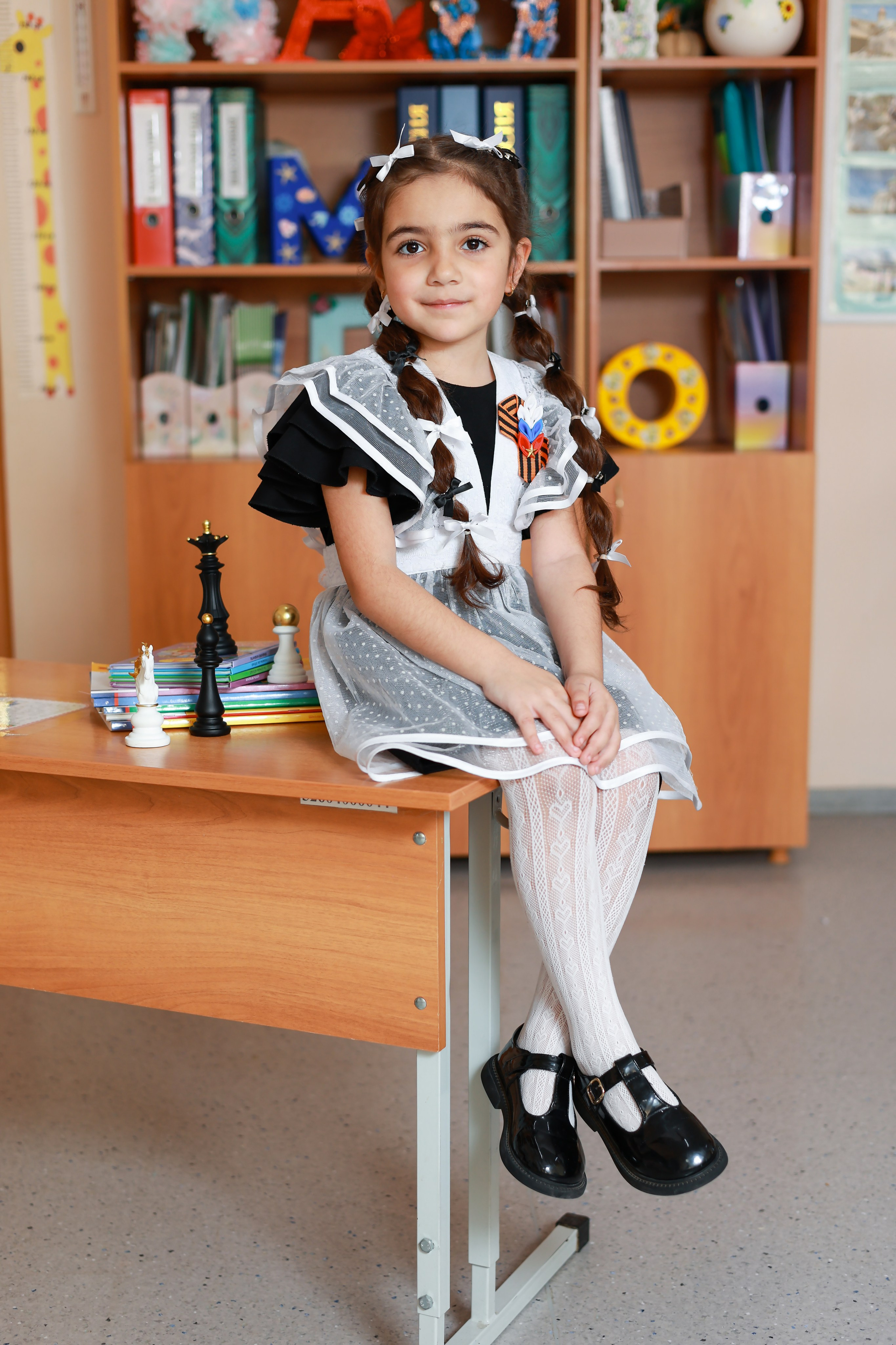 Выпускные съемки «Школа. Портреты». «ФотоЛерия» ФОТОГРАФ ВЫПУСКНЫЕ АЛЬБОМЫ