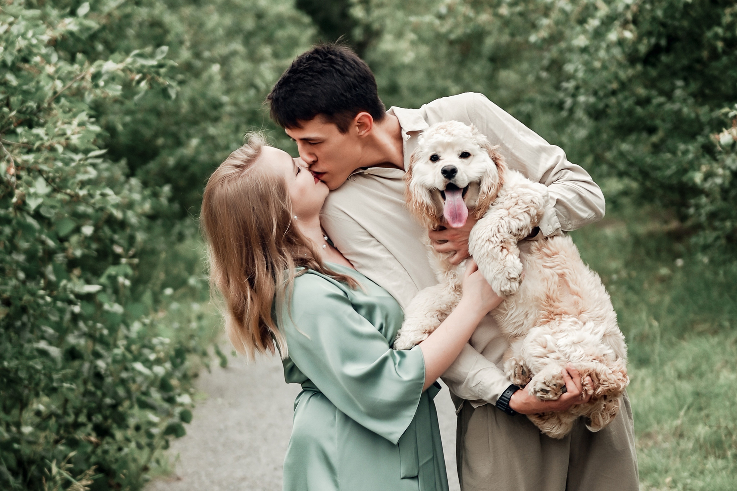 Love story прогулка вместе с песиком))). Свадебный, семейный, детский, контент фотограф в Омске Максим Ильин