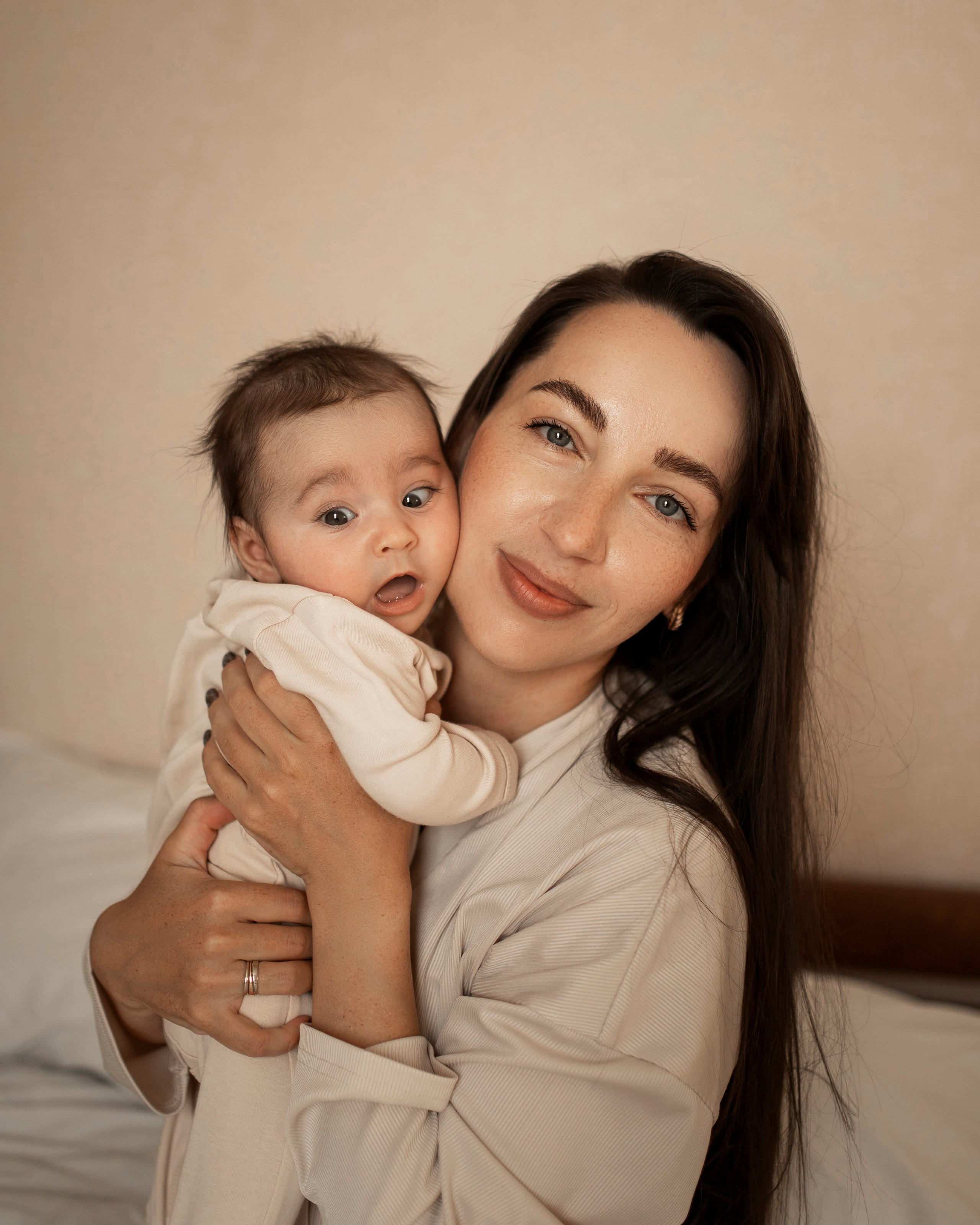 | ПЕРВЫЕ МГНОВЕНИЯ |