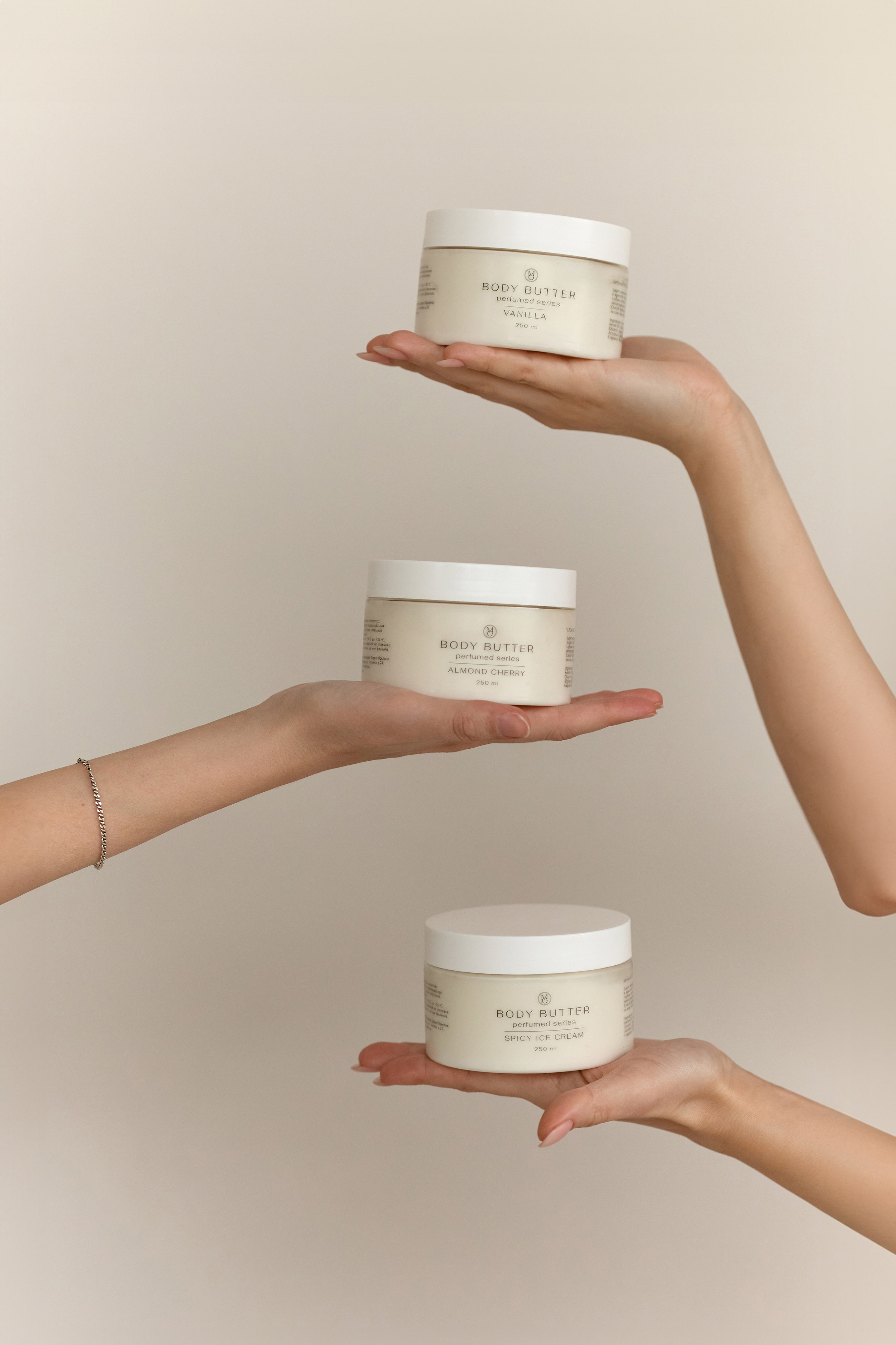 Фотосессия для бренда косметики. Сестры Карабаза. Фотографы и ретушеры в Москве и Санкт-Петербурге