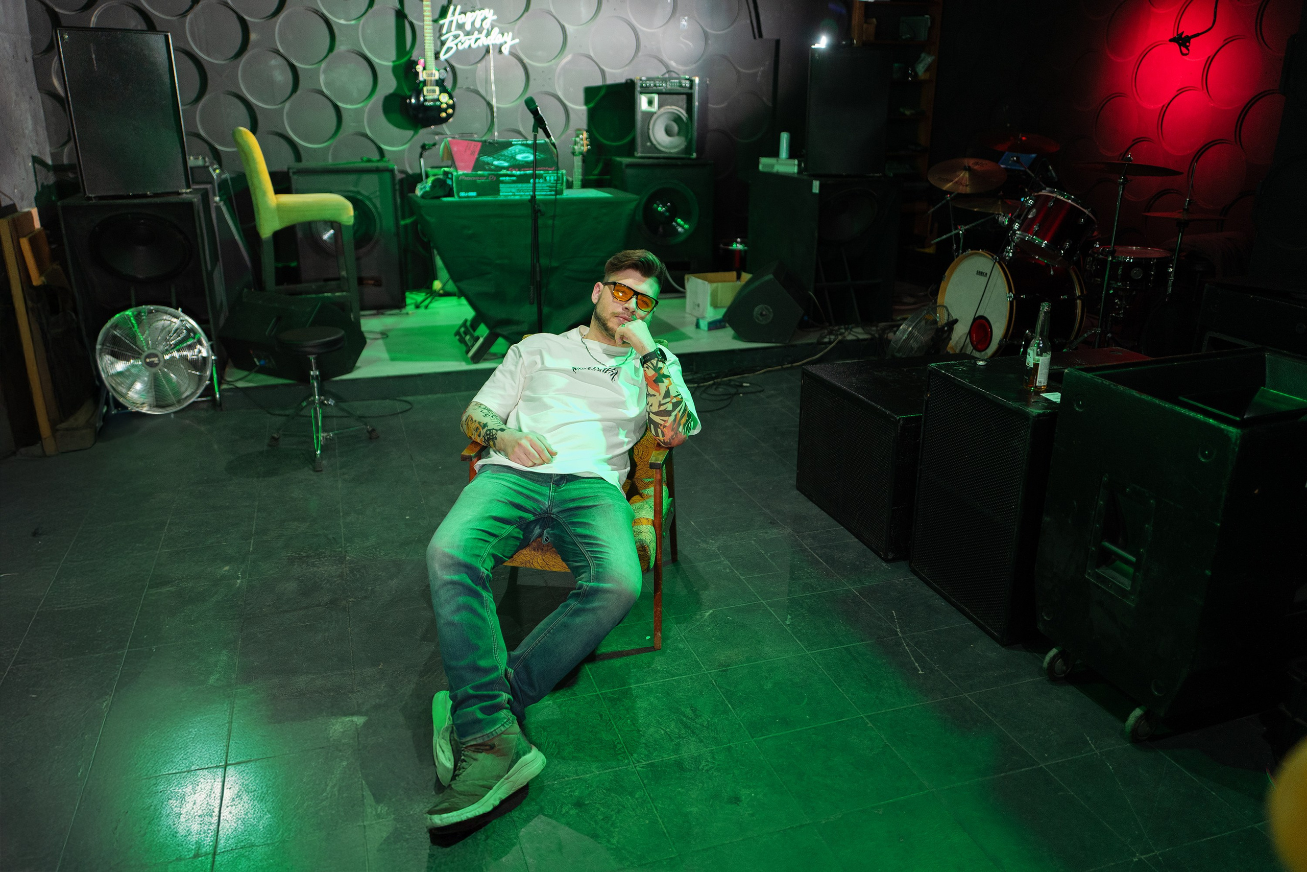 Реклама футболок «Молчанка». Фотограф Тюмень