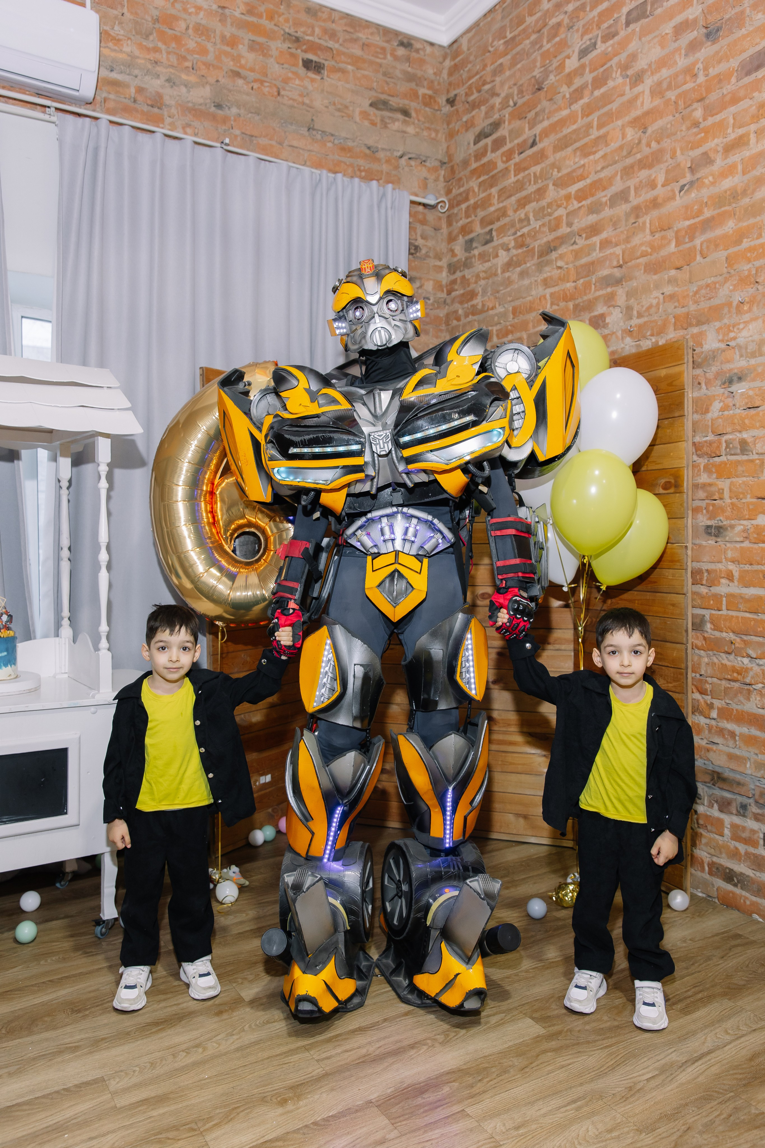 День рождения Эрика и Эмиля 6 лет. Свадебный фотограф в Новосибирске Лидия Александровна