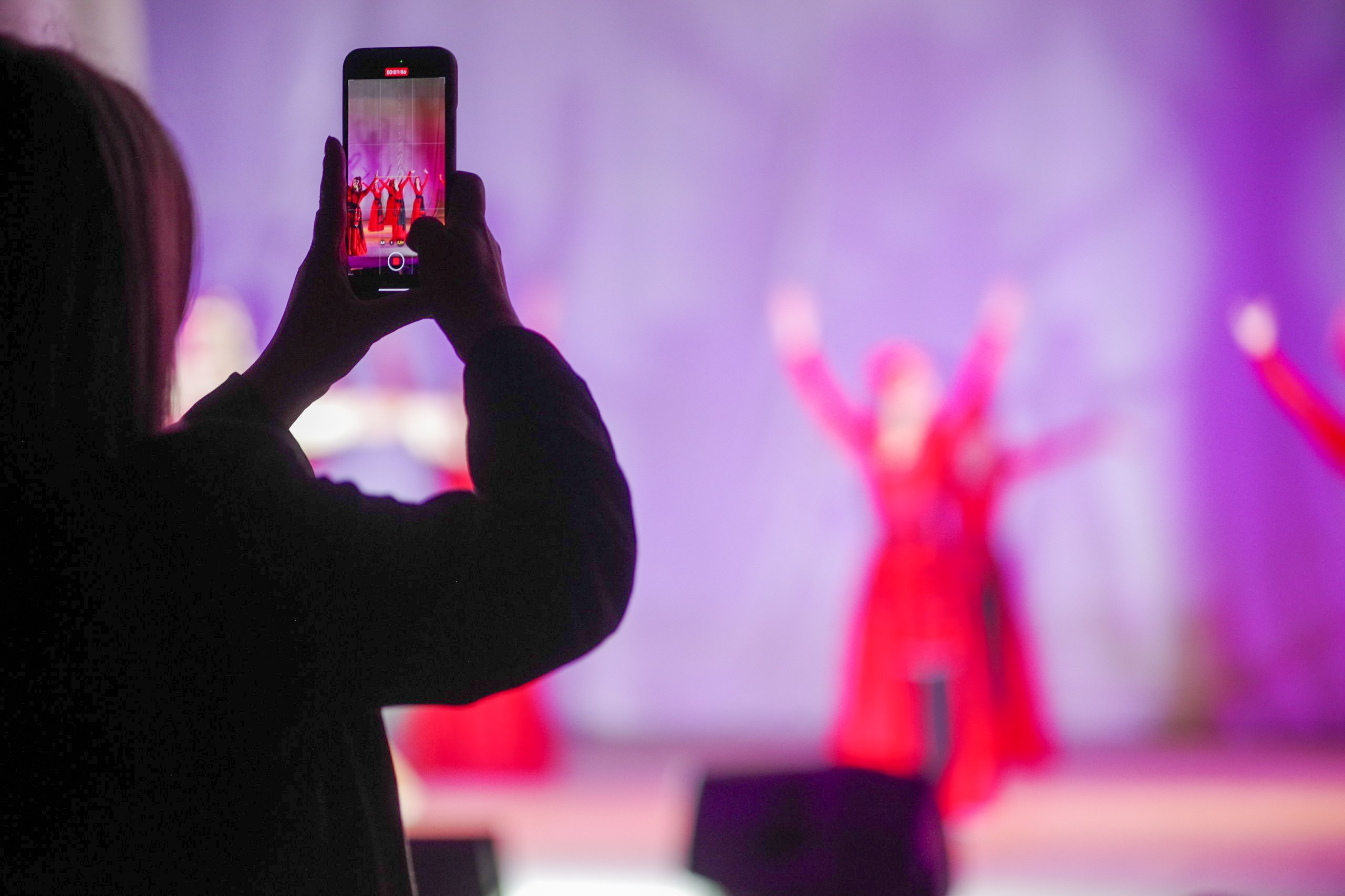 Грузинский танец. Портретный фотограф Денис Милютин