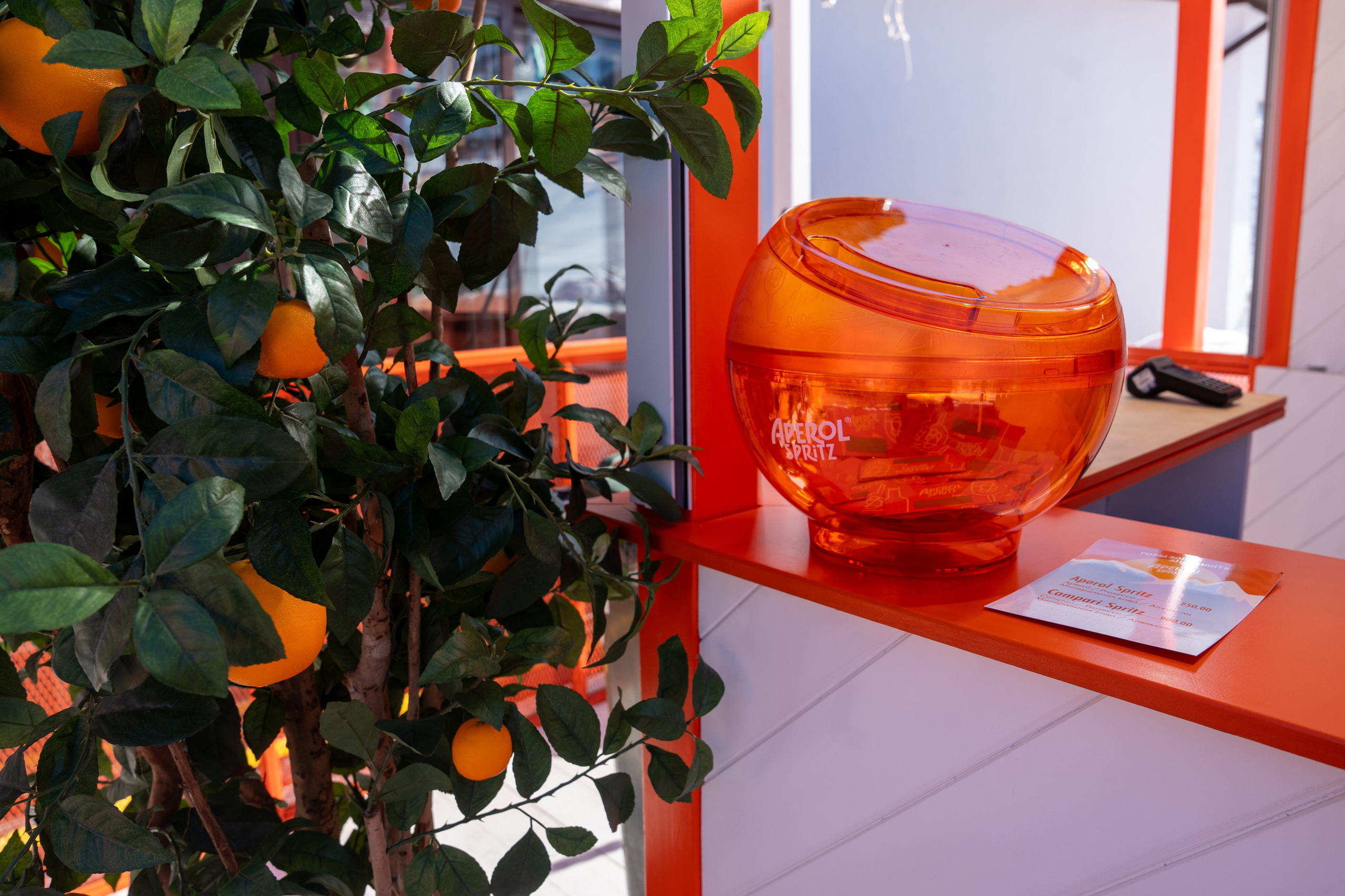 Фотоотчет партнерской интеграции Aperol Spritz на Роза Фест 2025. Репортажный фотограф в Красной Поляне и Сочи Павлюченко Екатерина