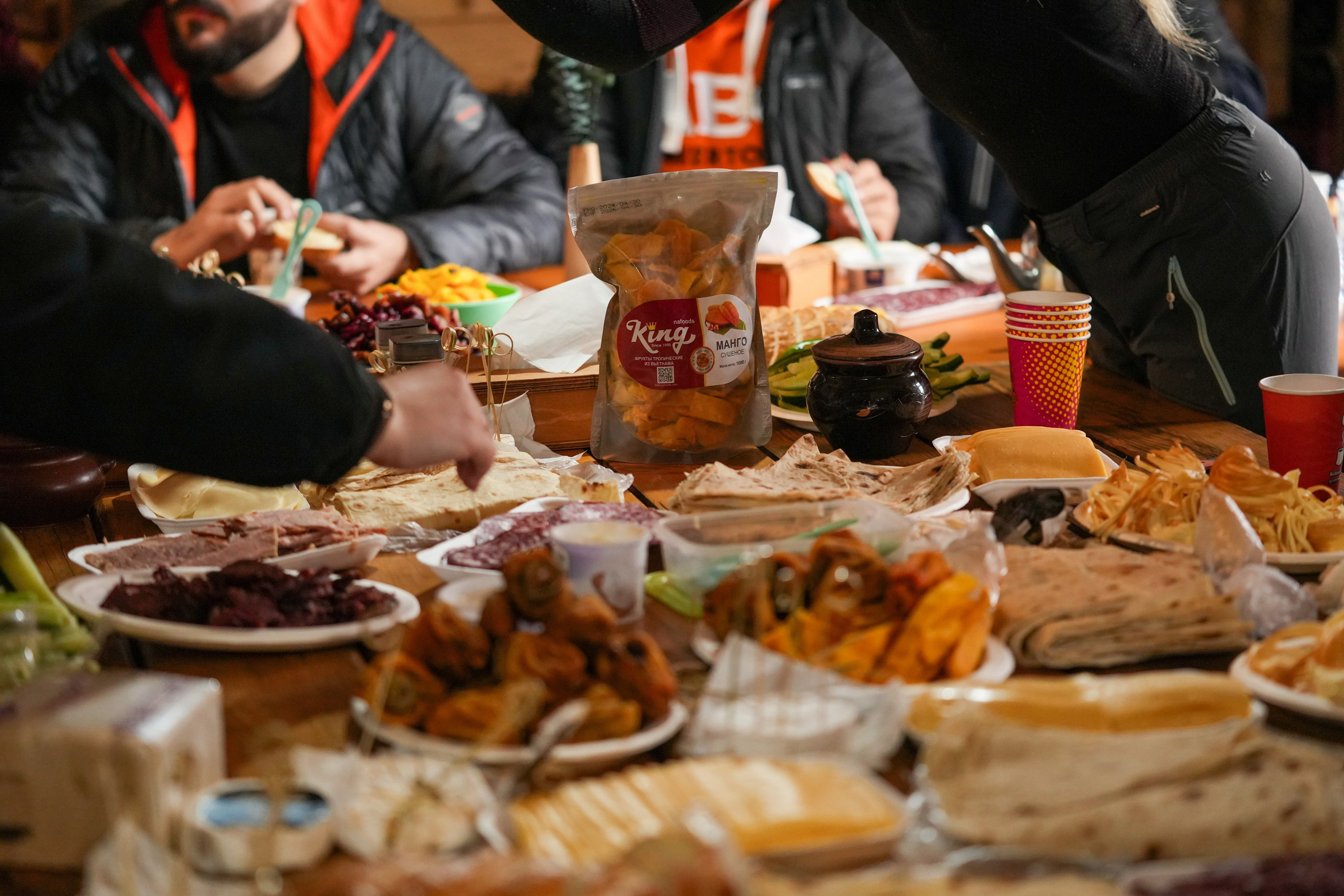 MICE мероприятие — хайкинг на курорте Роза Хутор. Репортажный фотограф в Красной Поляне и Сочи Павлюченко Екатерина