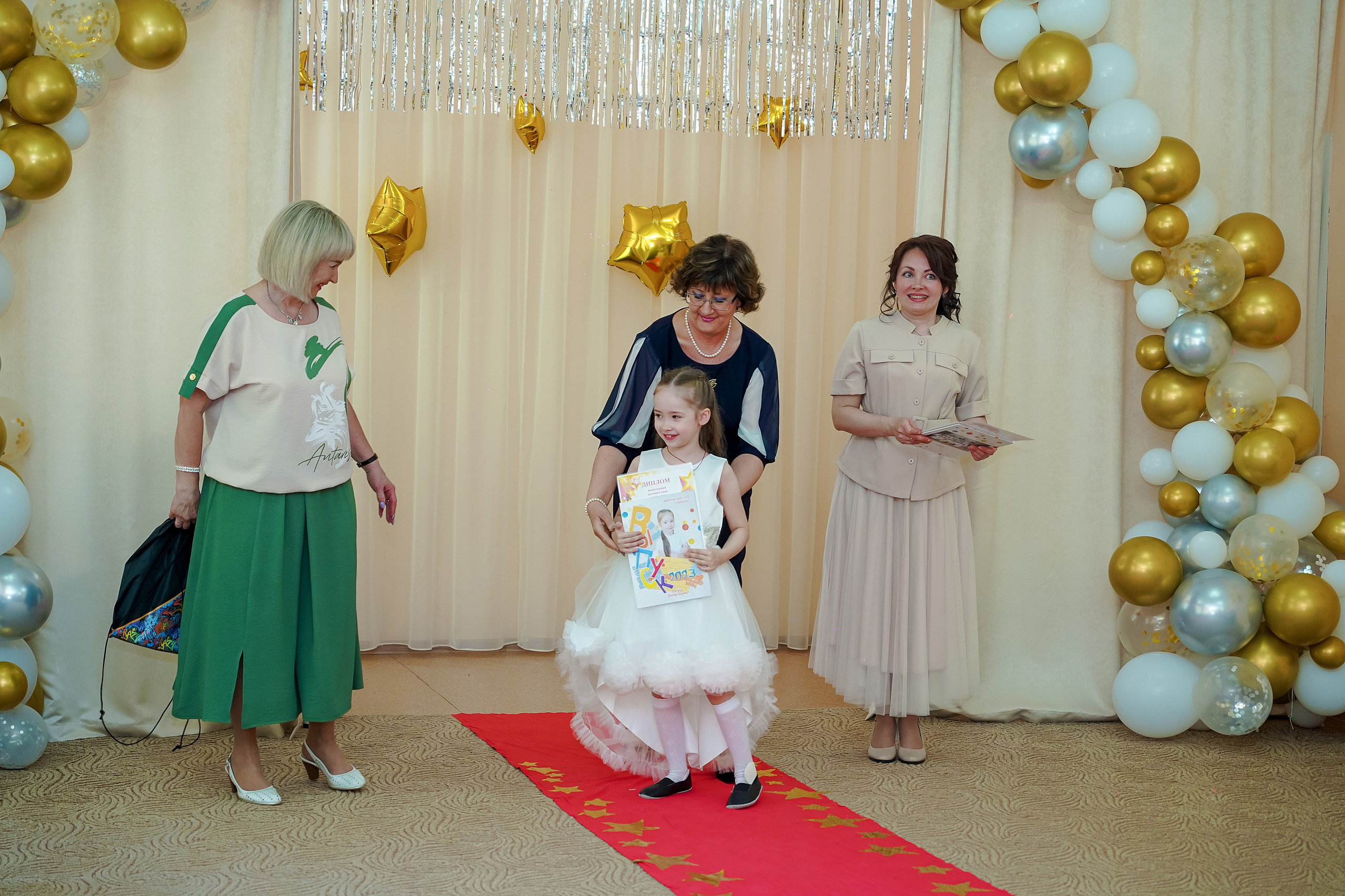 Фотосъемка видеосъёмка фотограф видеооператор новогодних утренников  в. Фотограф, видеооператор Нина Коршунова