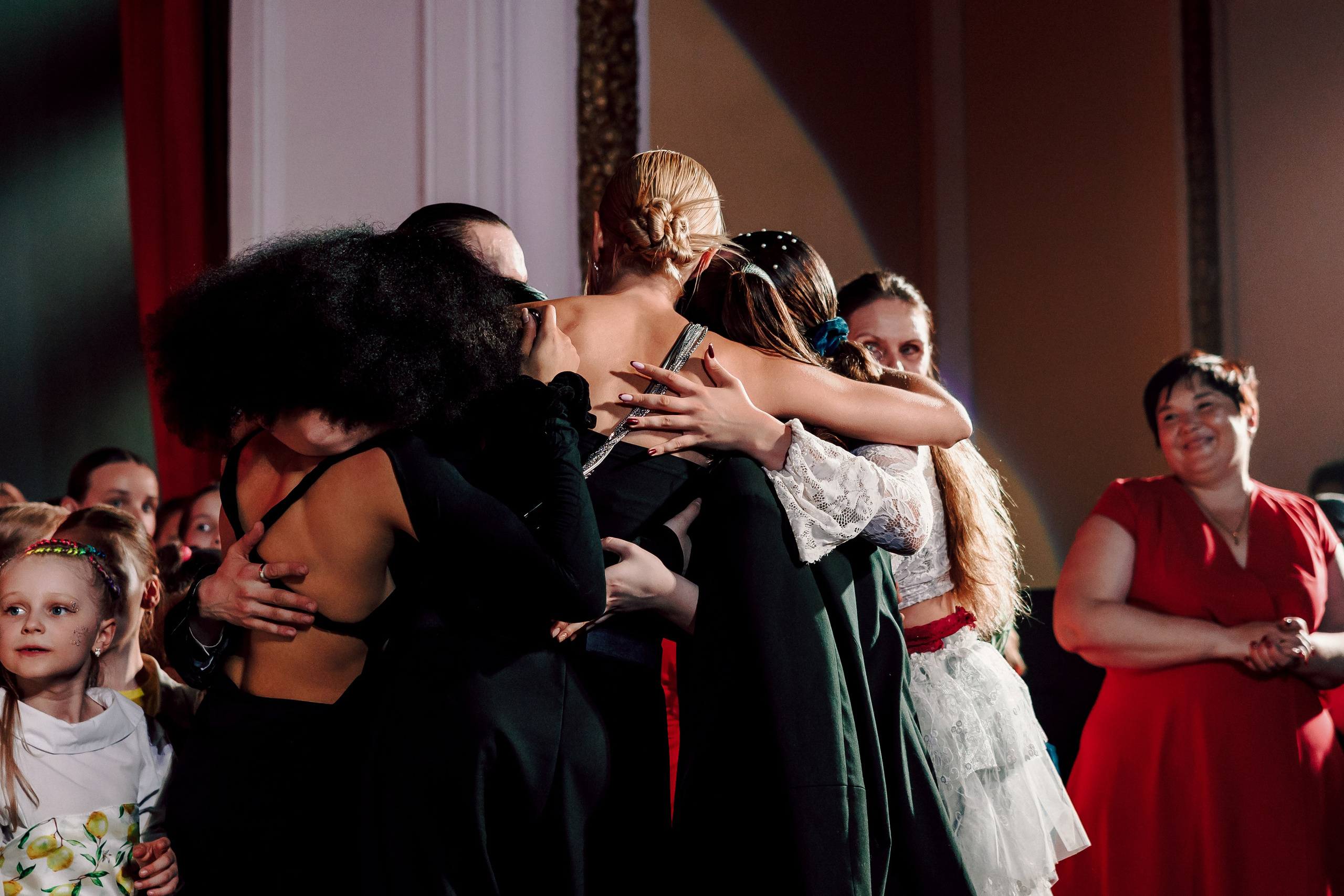 Отчётный концерт танцевальной школы «Red Rabbits» 2025. Лёшка Варзегов — фотограф