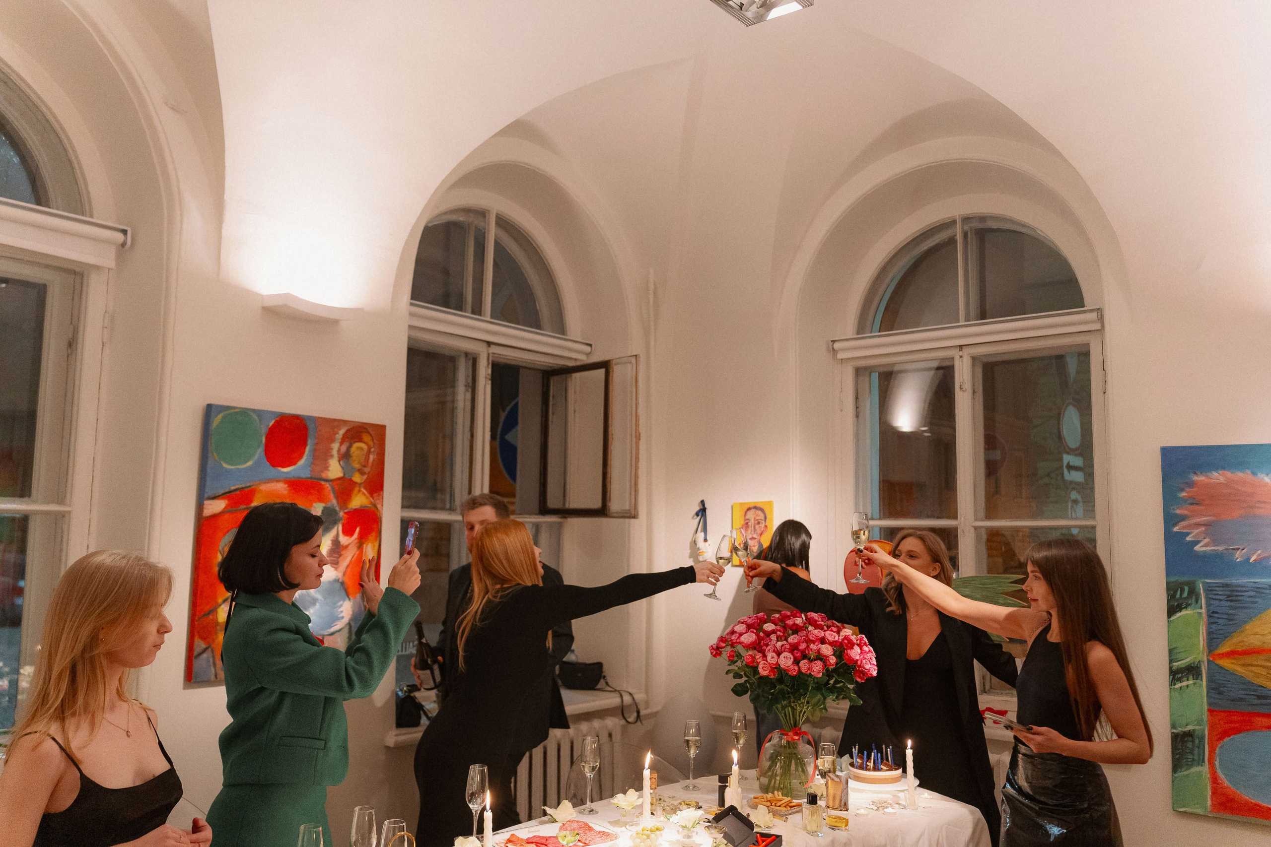 NASTYA CHELSEA Birthday in the gallery EGGZ. Андрей Цветков — репортажный, свадебный и портретный фотограф в Санкт-Петербурге