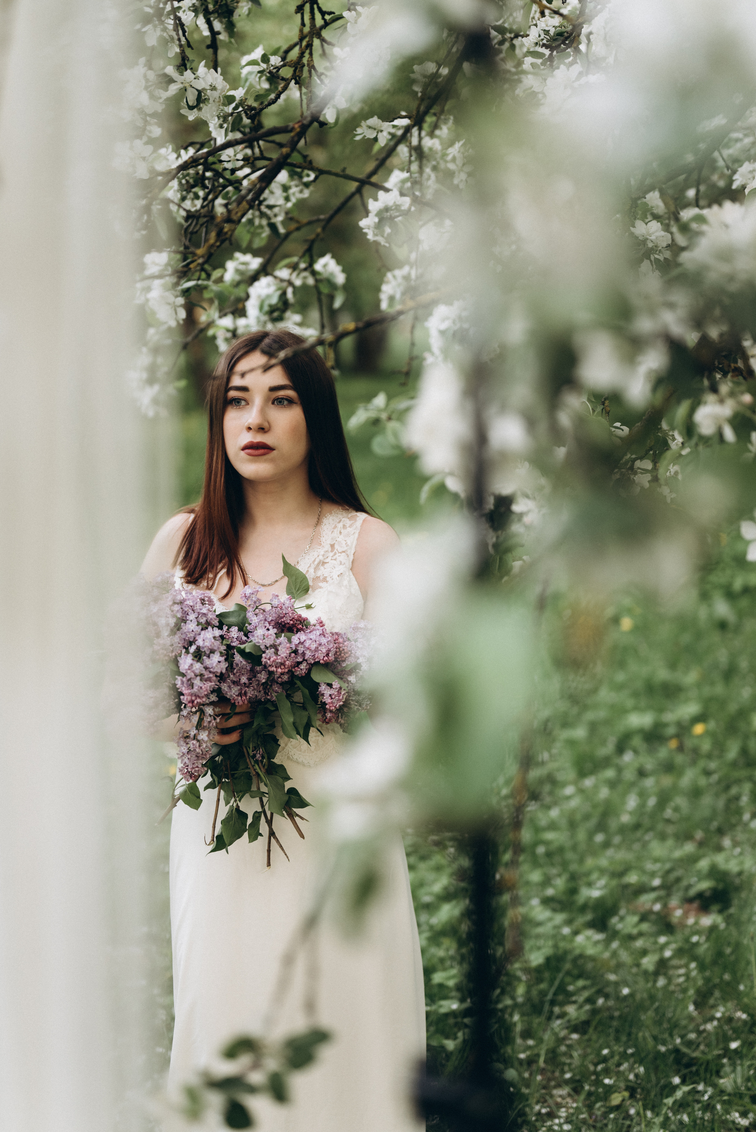 Катя в цветущих садах. Семейный фотограф в Минске Дарья Дреко