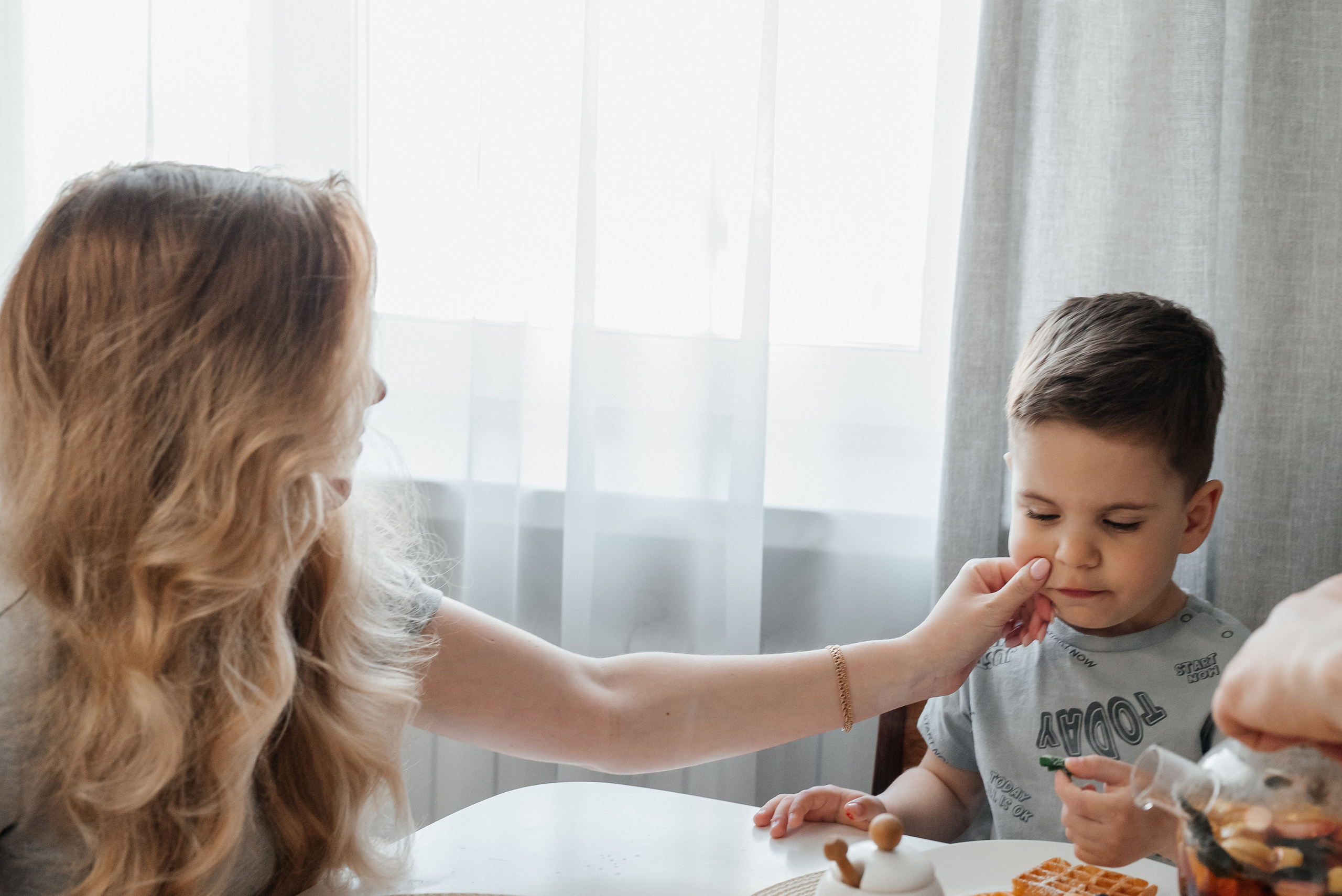 Семейный завтрак. Семейный фотограф в Минске Дарья Дреко