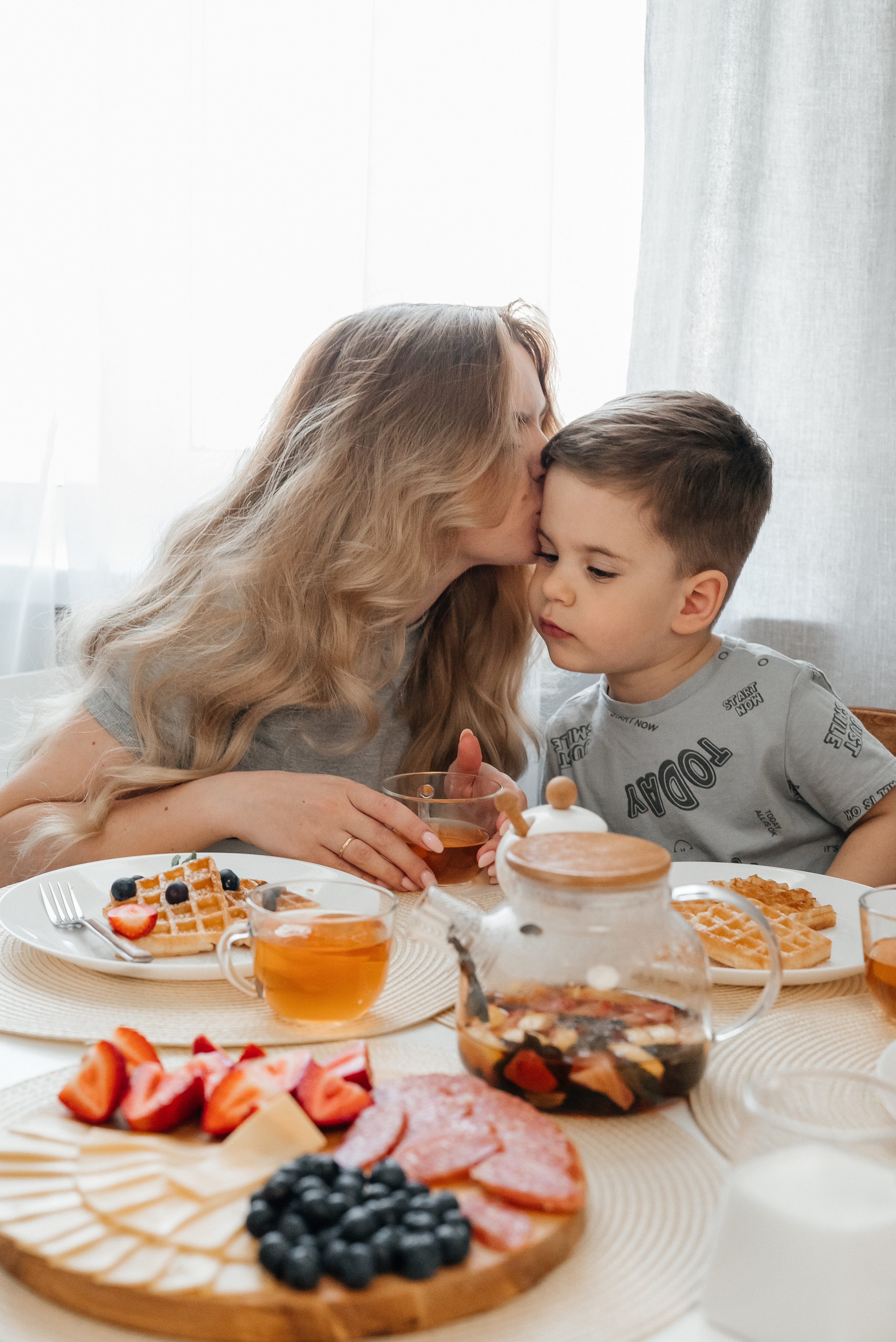 Семейный завтрак. Семейный фотограф в Минске Дарья Дреко