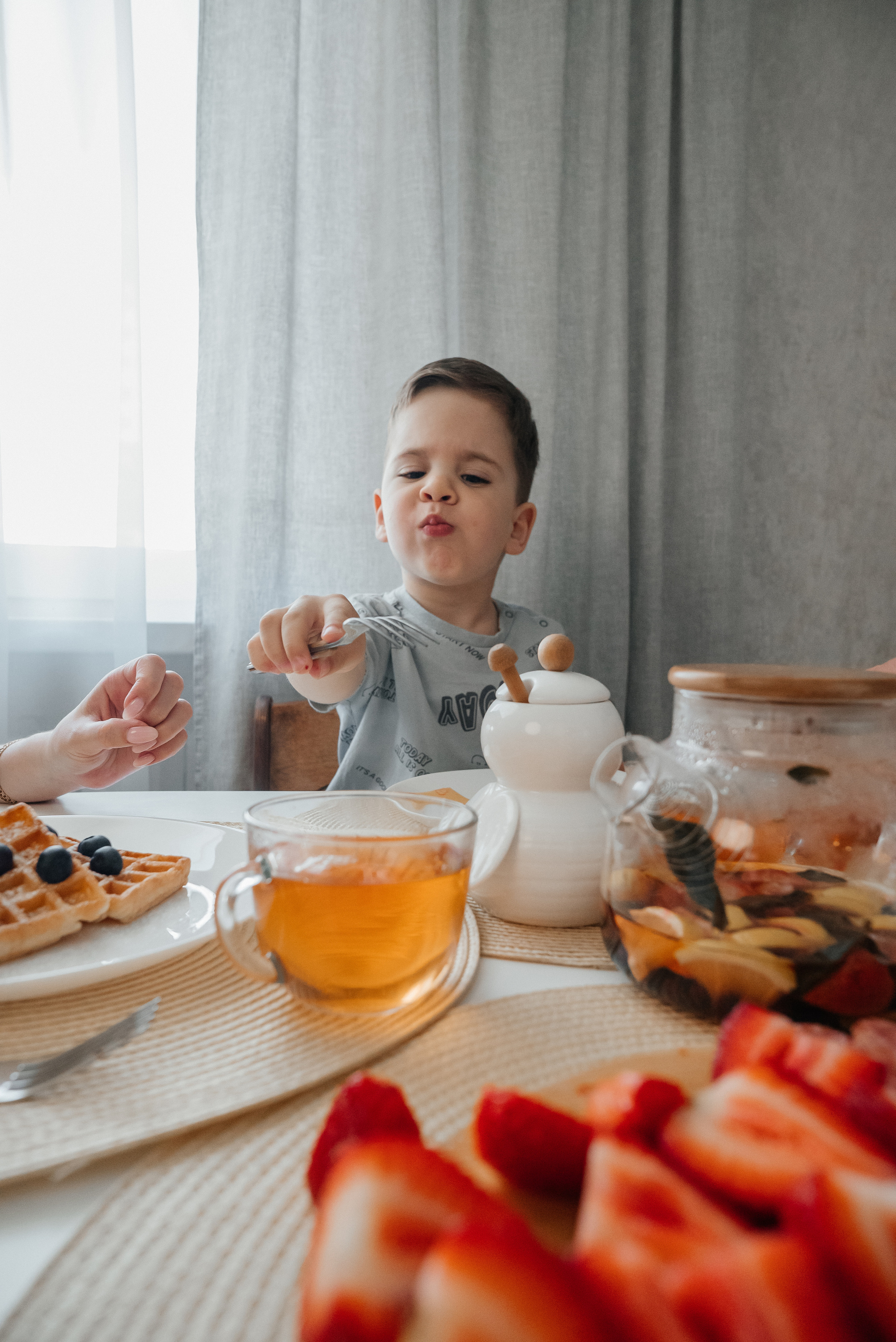 Семейный завтрак. Семейный фотограф в Минске Дарья Дреко