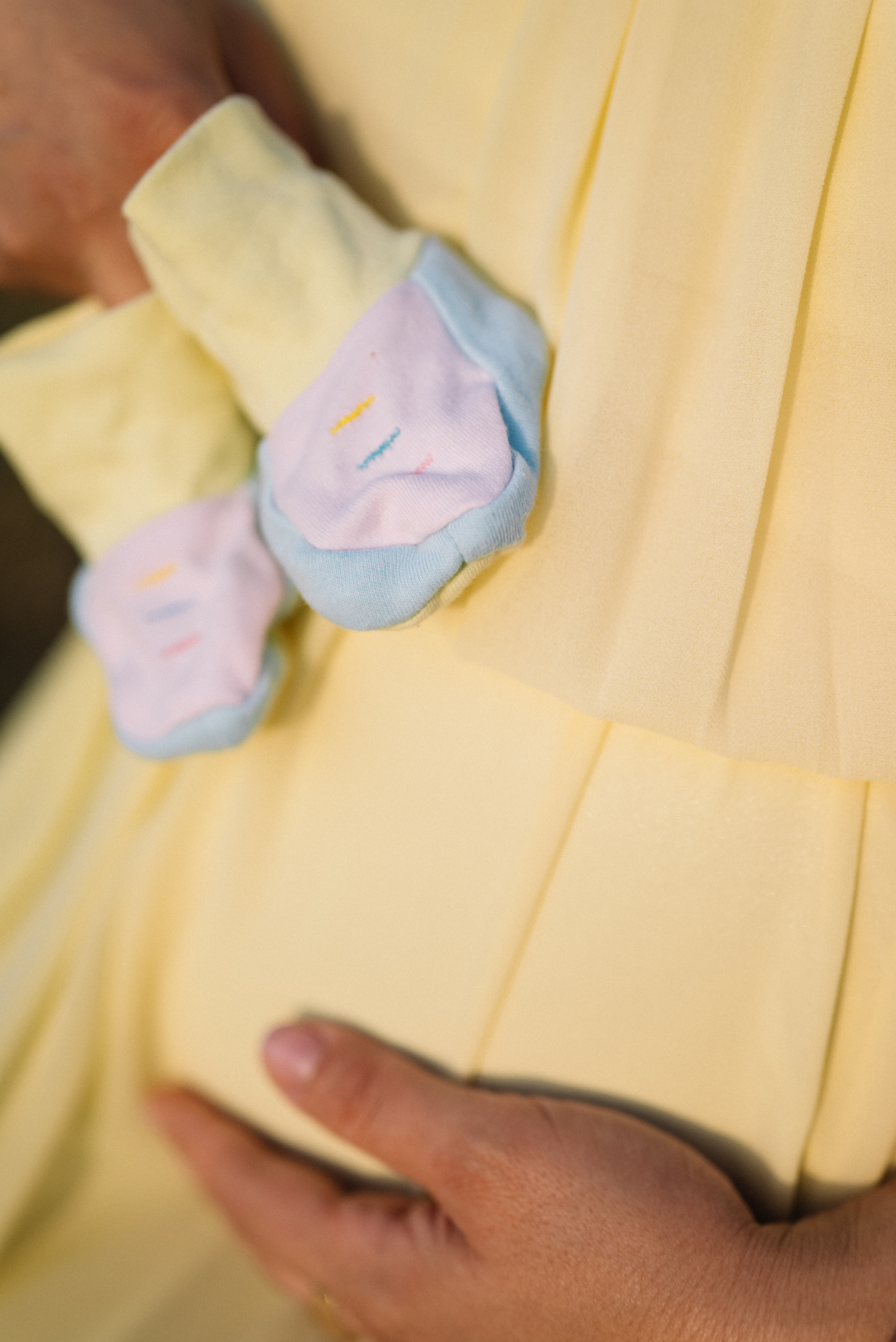 Таня — в ожидании чуда. На закате в поле. Семейный фотограф в Минске Дарья Дреко