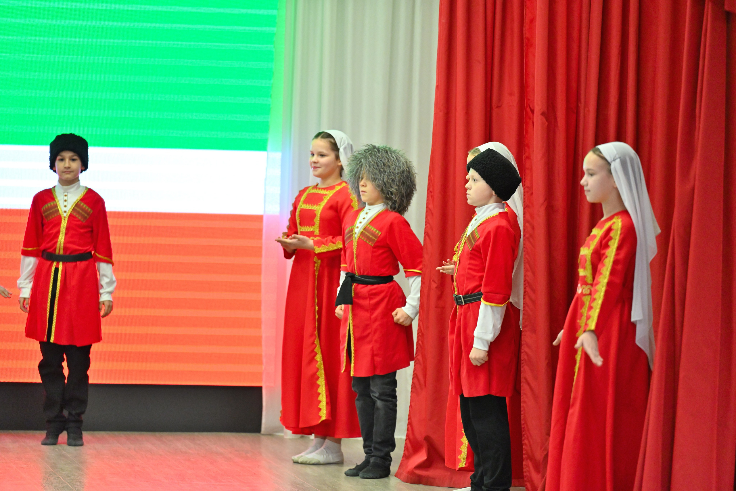 2025-11-21 День семьи 127. Снежинск фото Андрианов