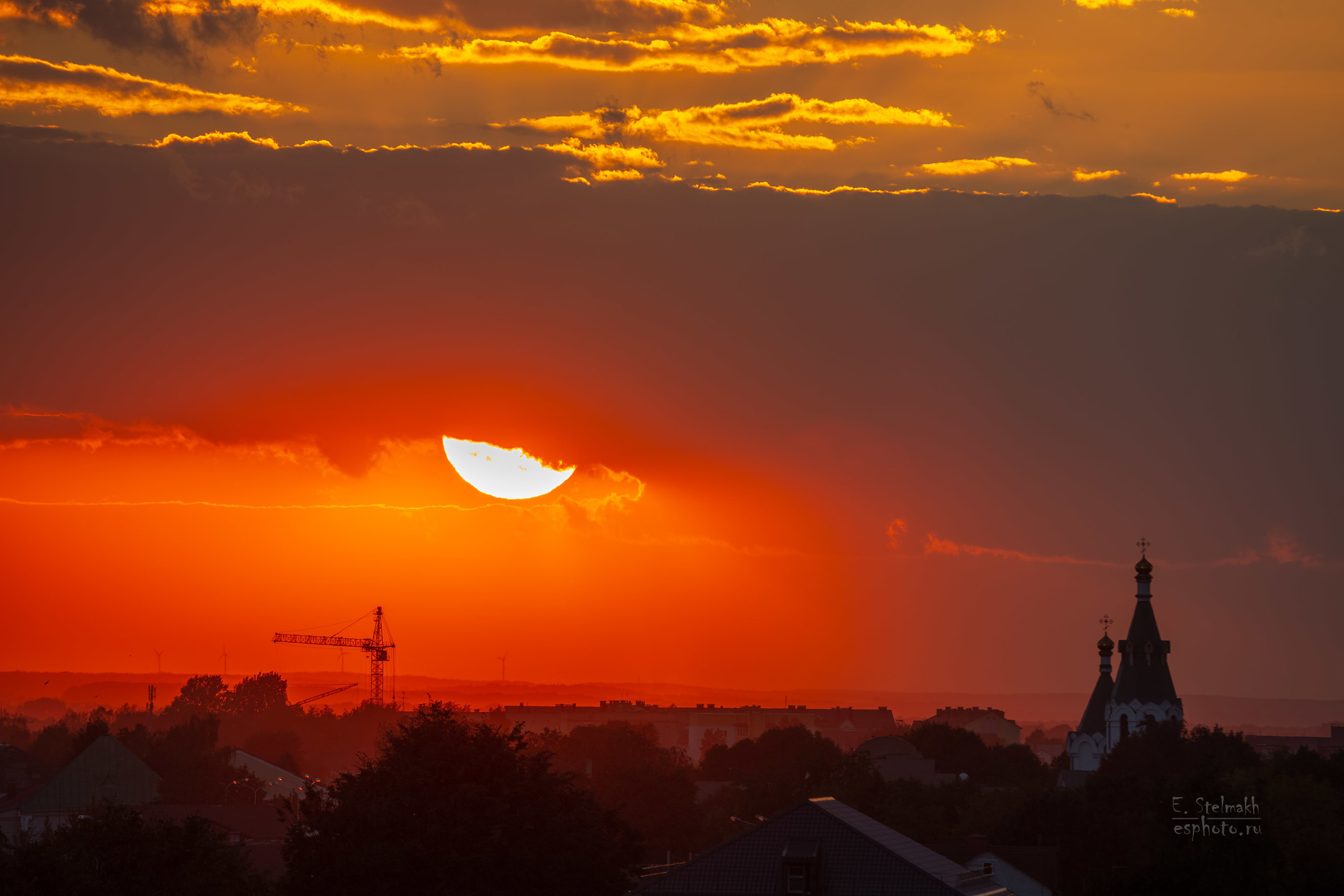 Закат над Молодечно. Дата/время: 2018-09-12 19:24:19 