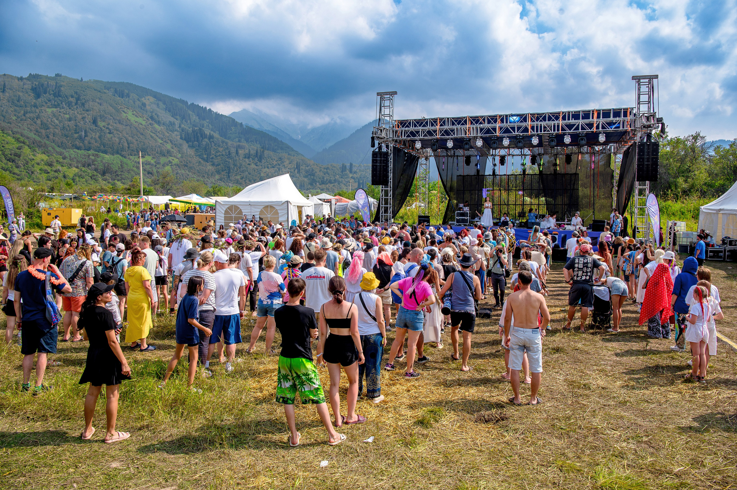 Концерты. Фестивали. Елена Северина фотограф, Алматы: репортаж (спорт, концерты, конференции), предметная и фуд-съёмка, портреты, каталоги, фэшн, ретушь