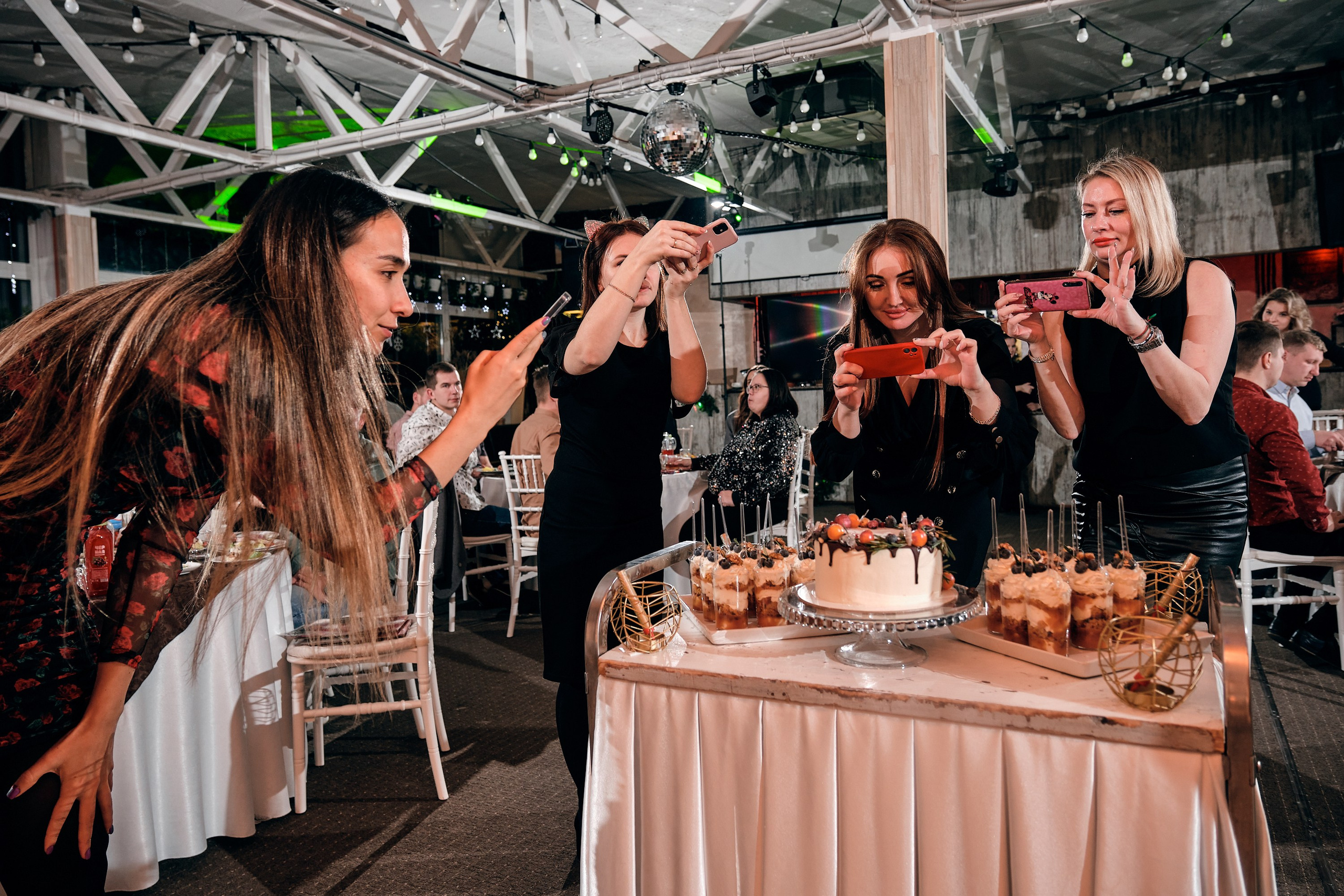 Новогодний корпоратив управляющей компании Италиан Пицца. Event агентство PAPRIKA в Екатеринбурге