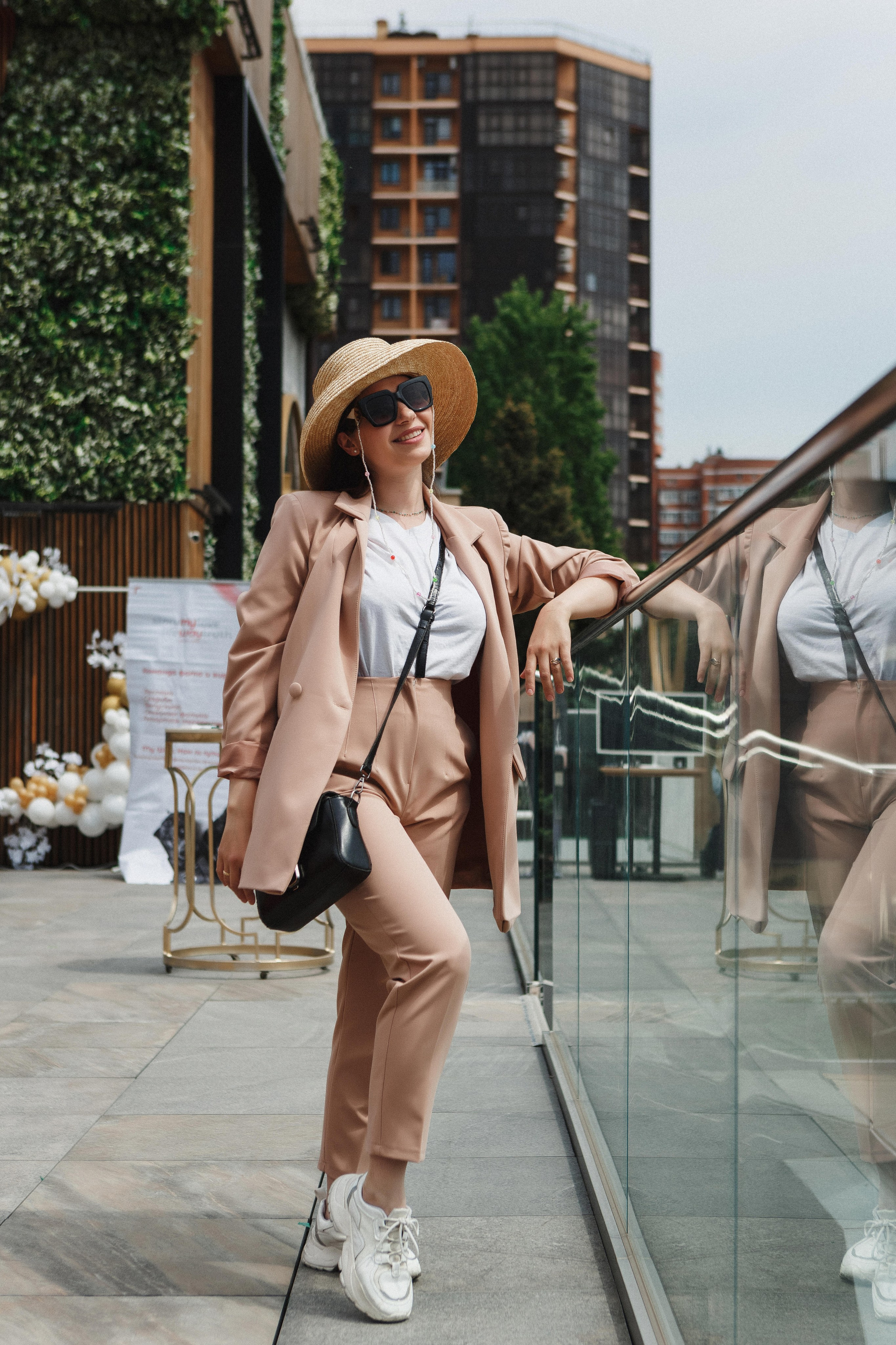 Моменты: Съёмка букета невесты в ТРЦ Большой, Ростов-на-Дону. Свадебный и семейный фотограф в Таганроге Бакарюк Антон