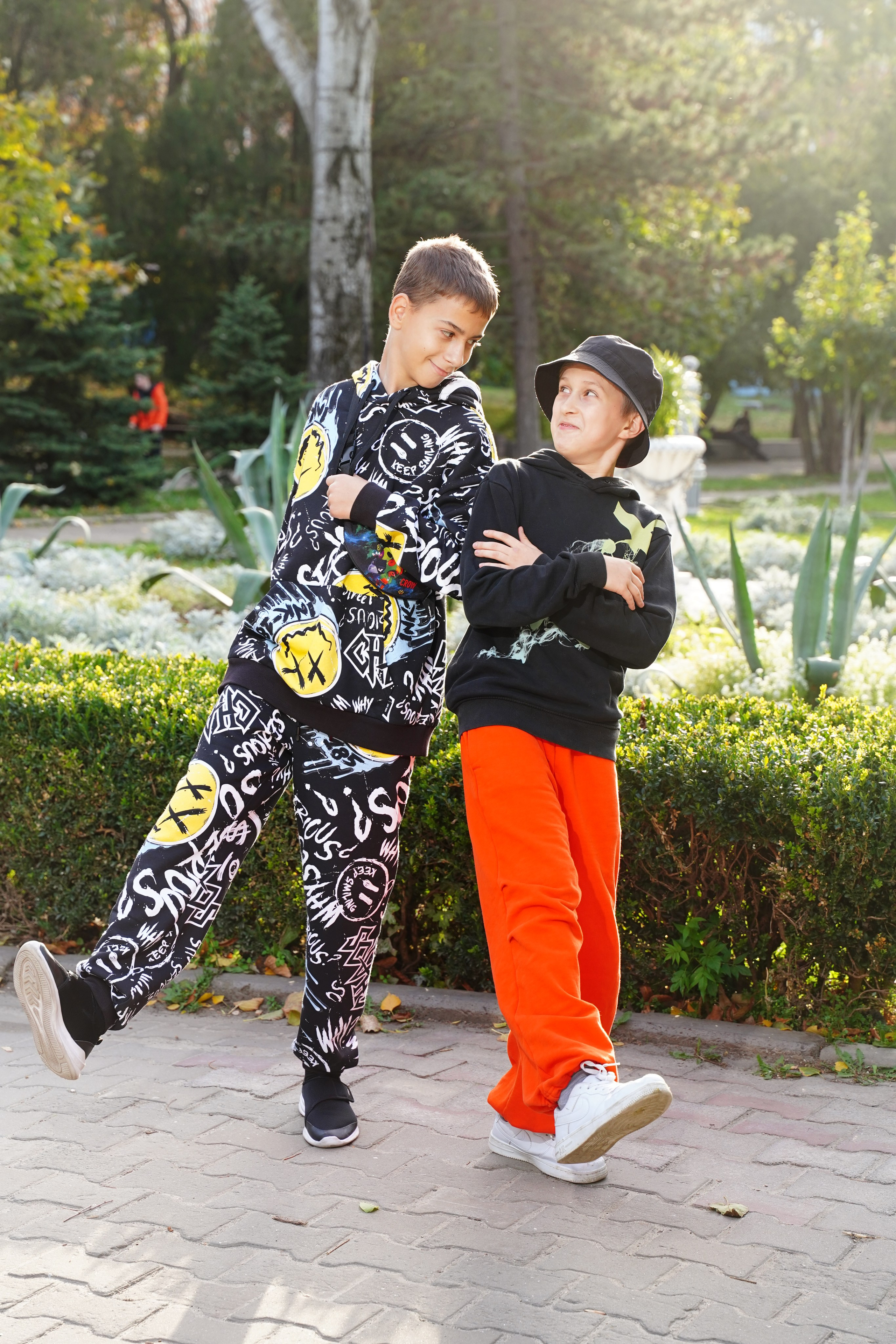 Парк Горького 6 класс. MEMENTO.Выпускные альбомы, школьные, юбилейные и другие книги. Ростов-на-Дону