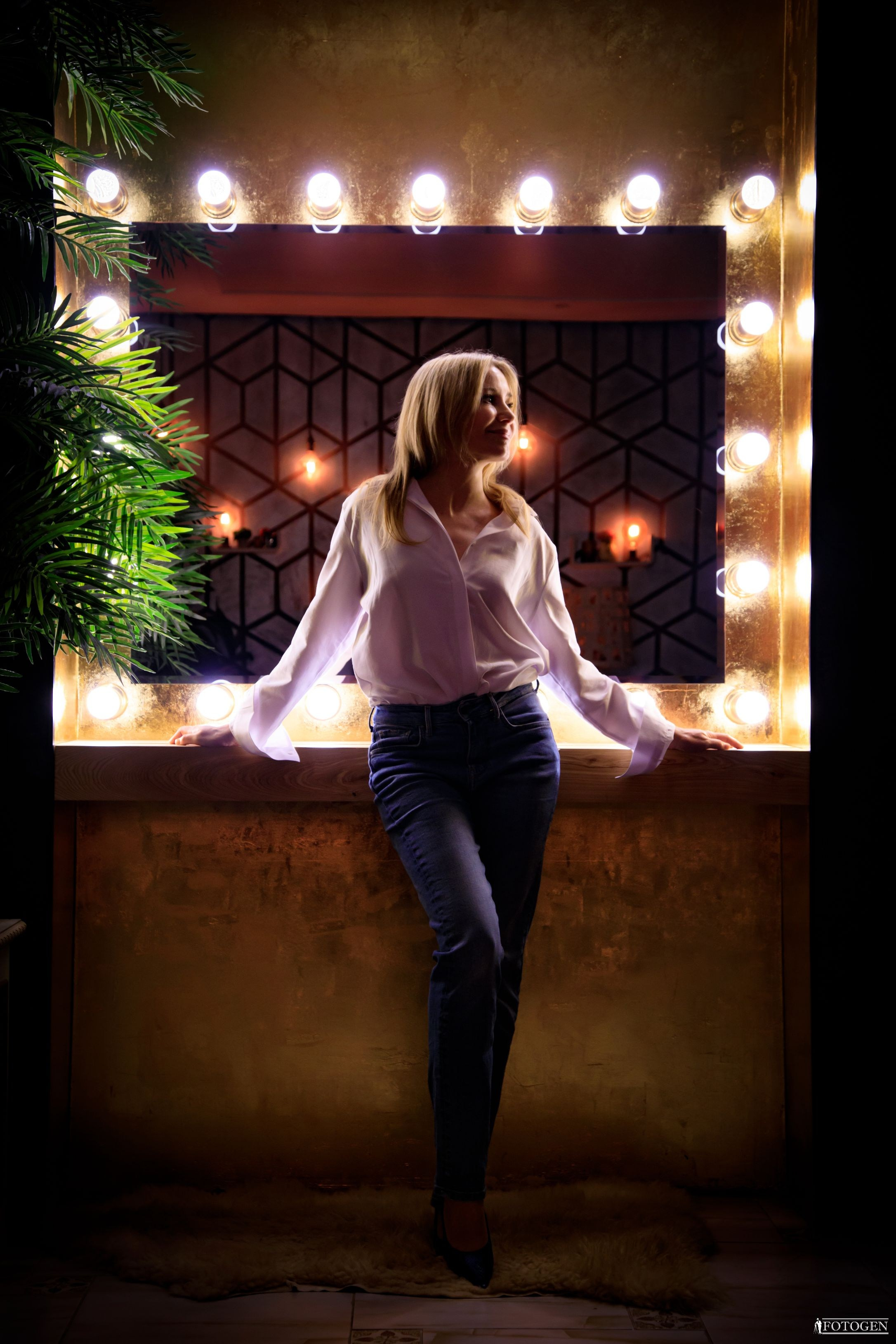 Гармония зрелости: Фотосессии для уверенных в Fotogen. Интерьерная фотостудия FOTOGEN г. Краснодар