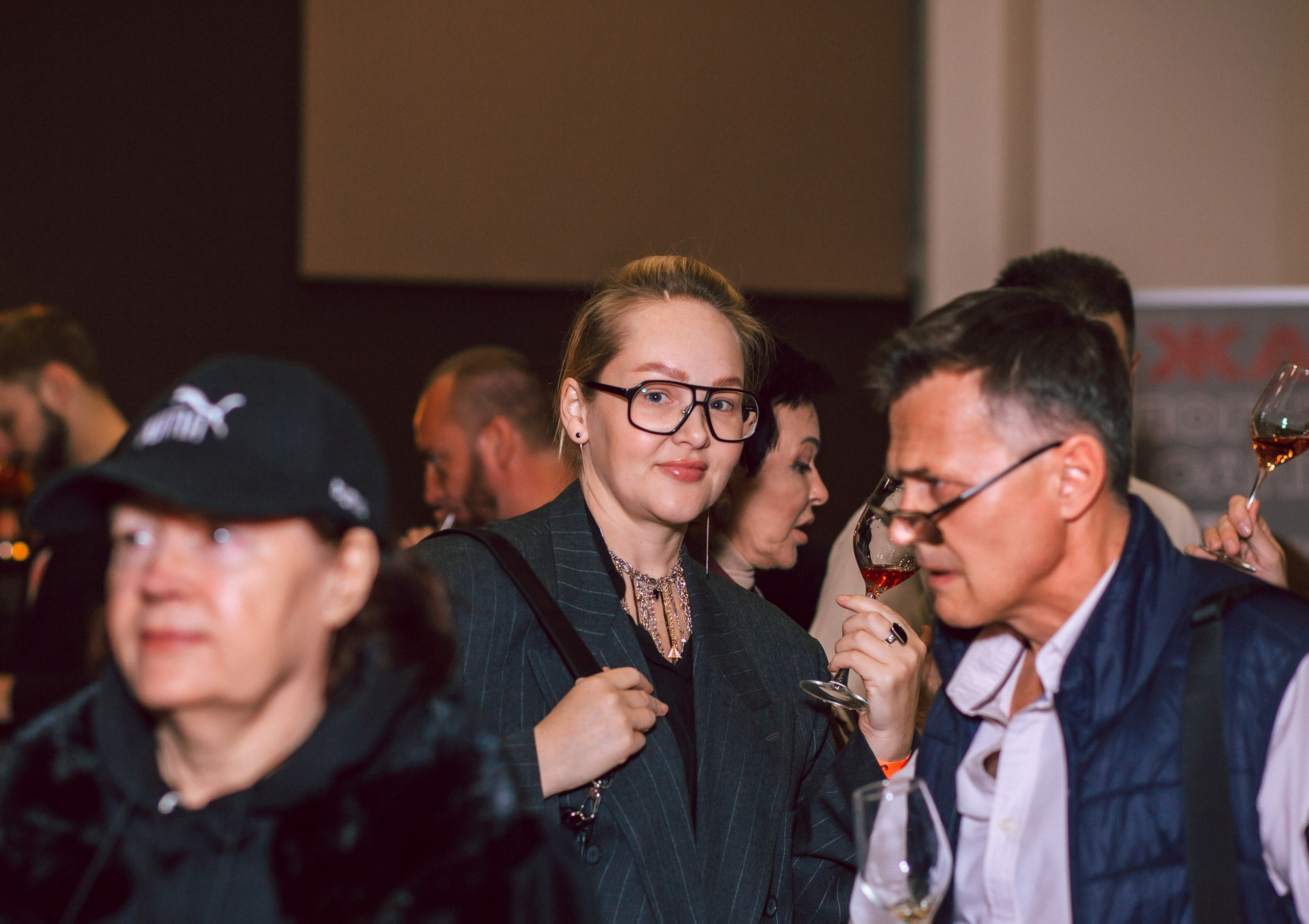 Фотограф на винные фестивали и дегустации в Сочи — Репортаж и цены. Фотограф Сочи Адлер. Солькаева Анастасия