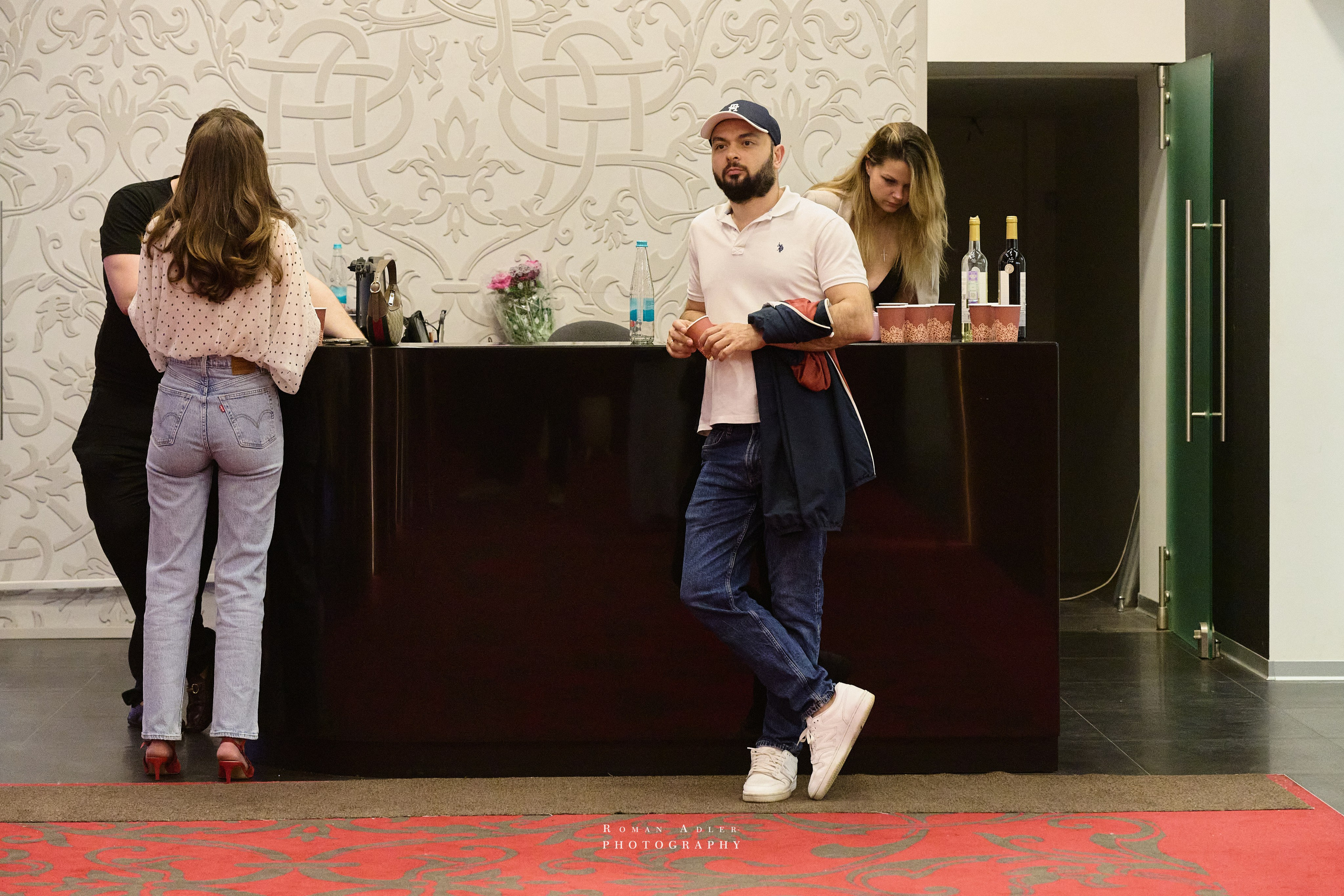 «Летние хроники» в международной галерее Redgallery. Фотограф Роман Адлер