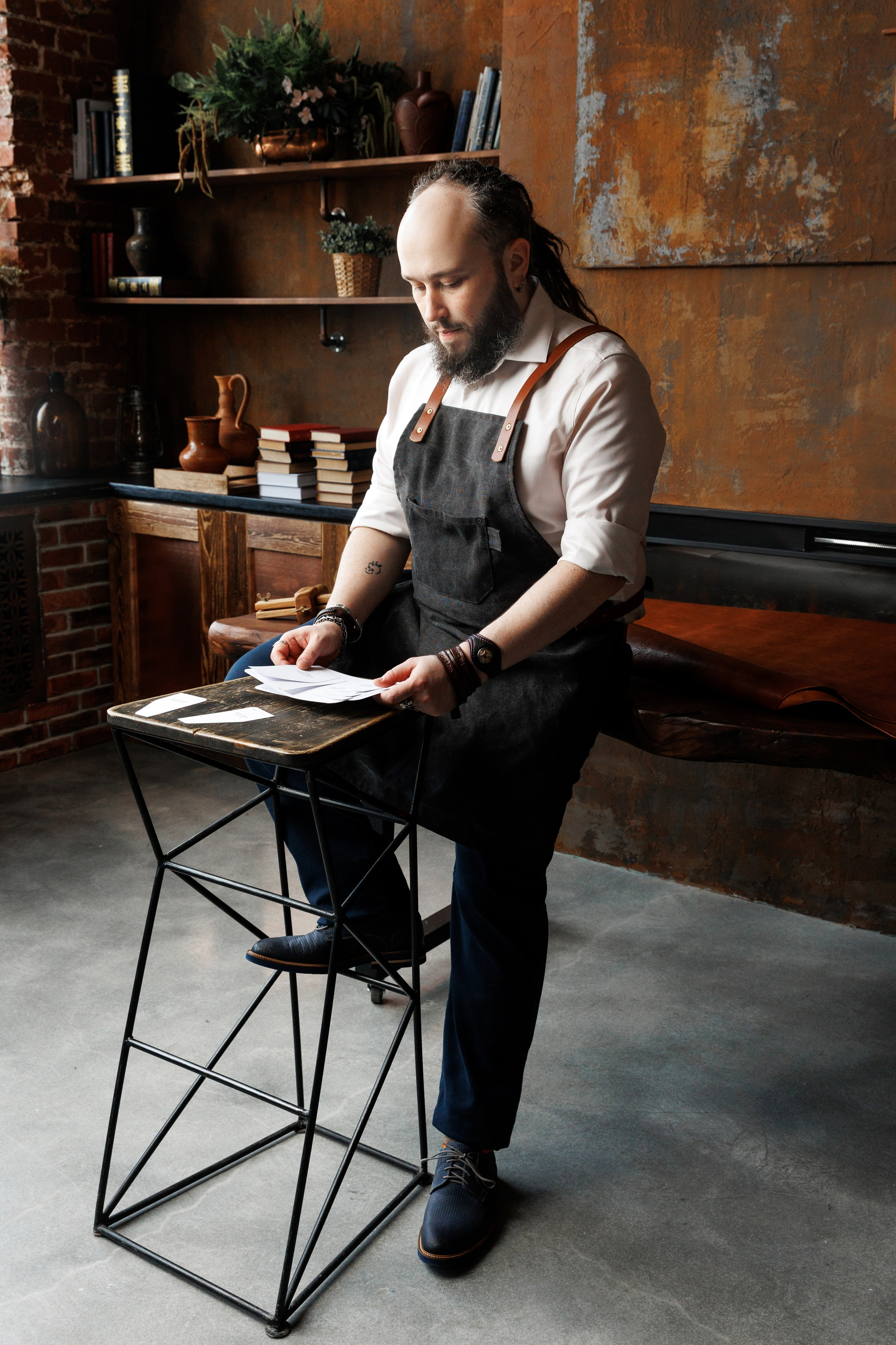 Андрей мастер по работе с кожей. Фотограф Щелково/ Москва Татьяна Жучкова