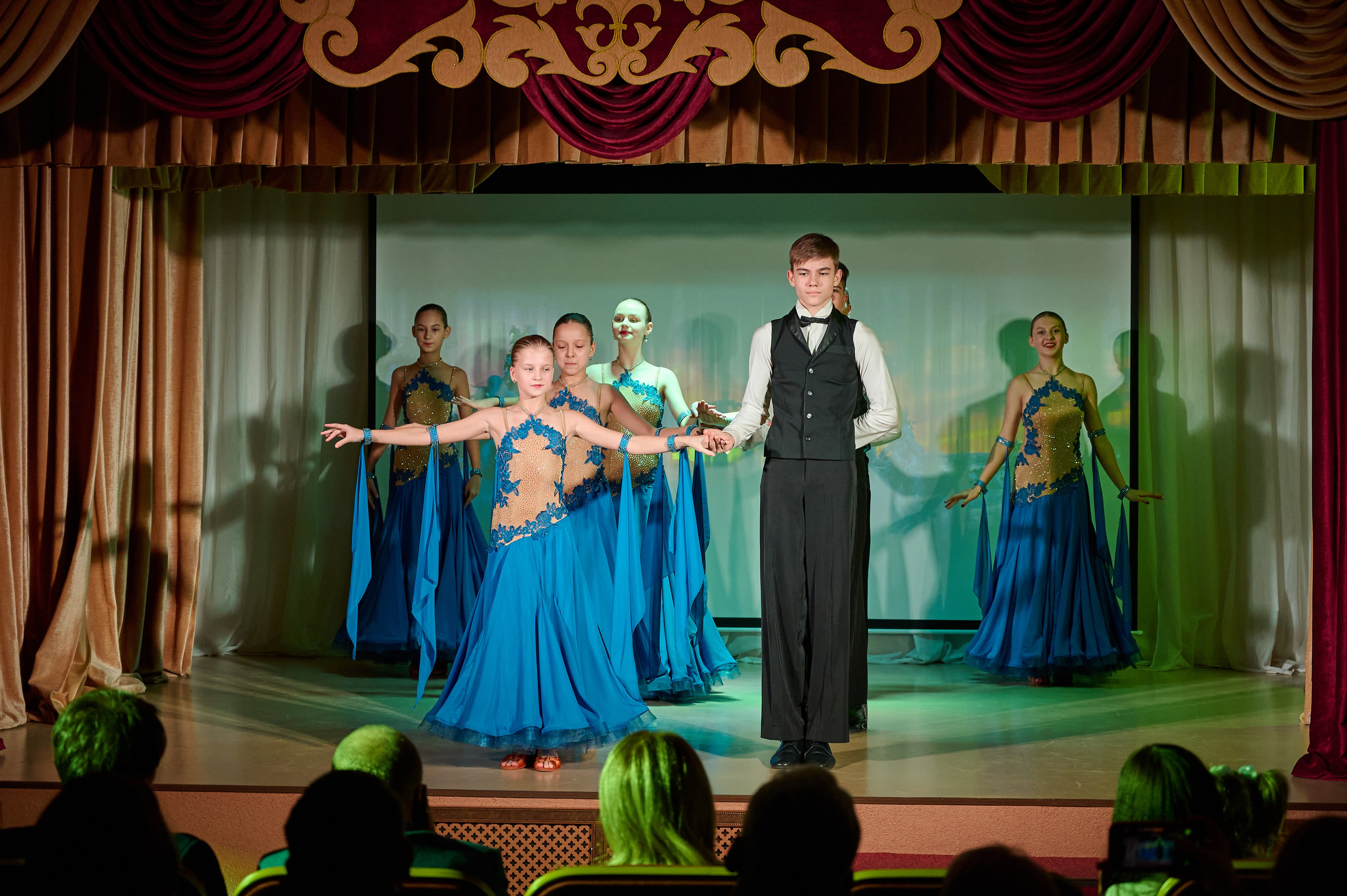 НОвогодний концерт. дк Виноградный. Жизнь курорта Кабардинка в фотографиях