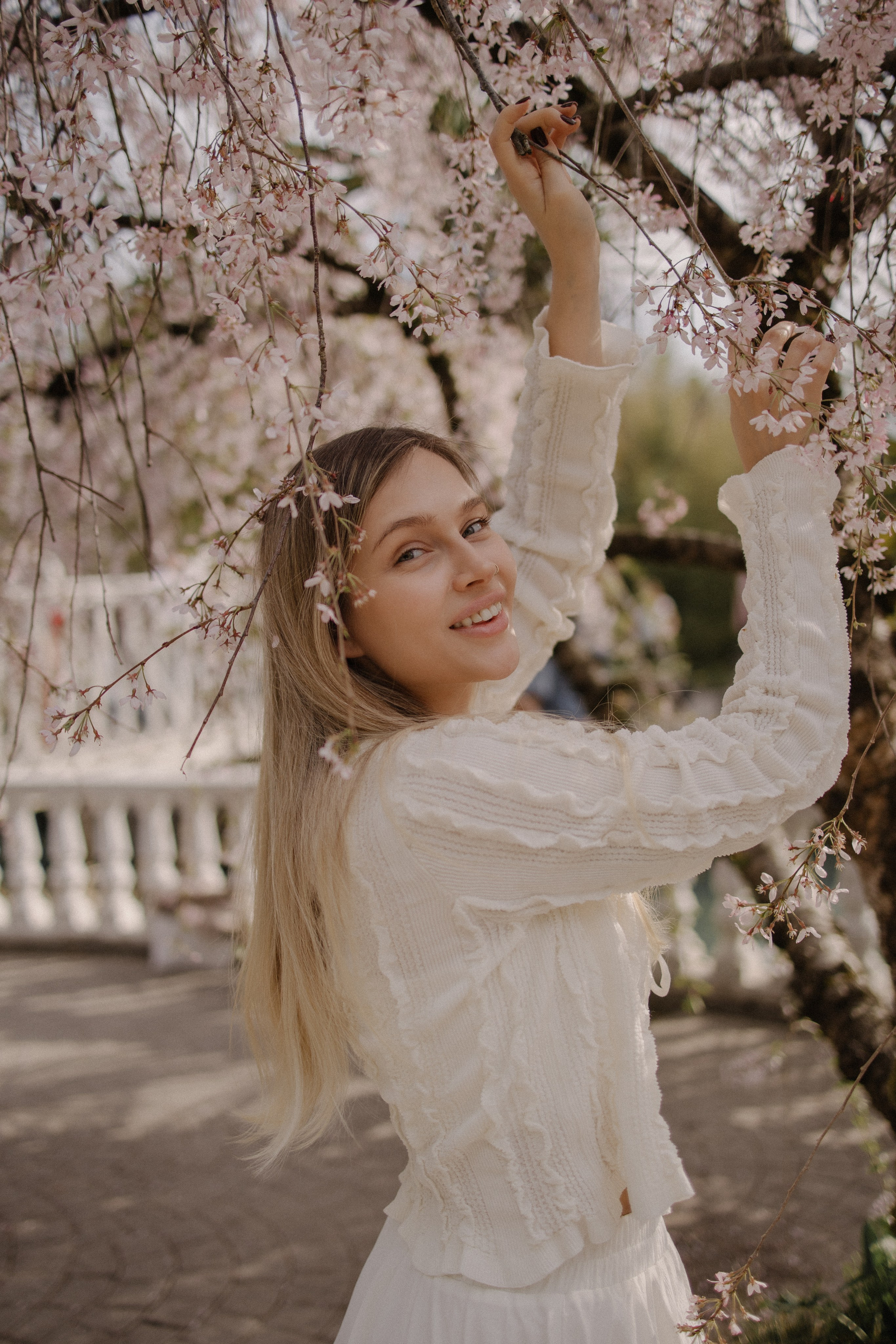 Света в сакуре. Фотограф Сочи Адлер Сириус Красная поляна Олеся Минив