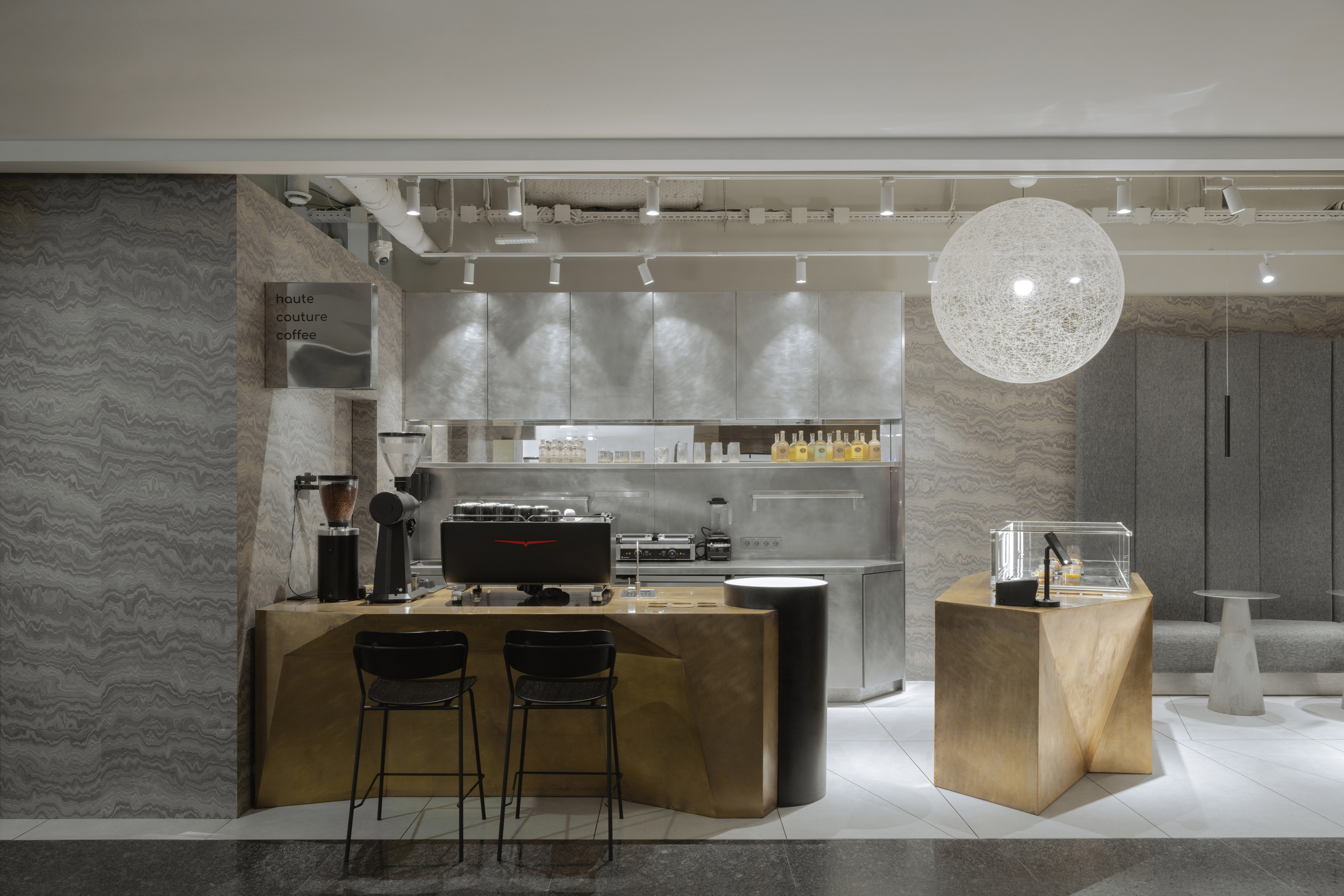 HAUTE_COUTURE_COFFEE_AFIMALL. QUADRUM STUDIO