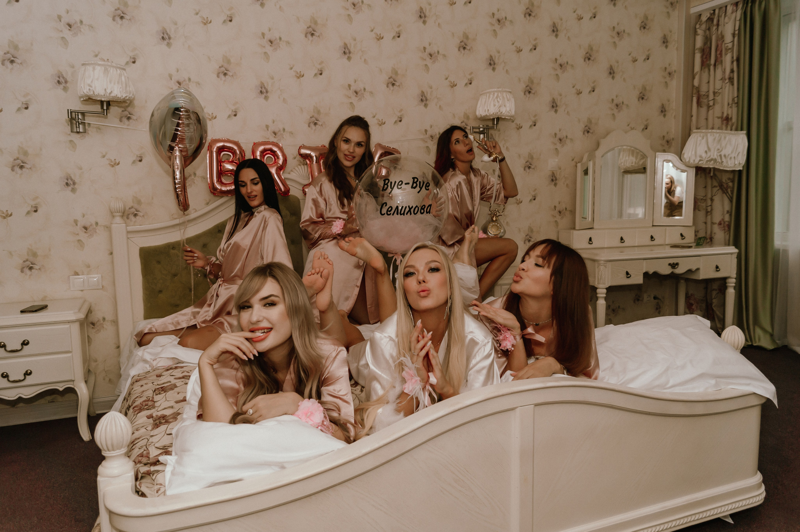 Фотосессия девичника в гостинице сахалин. Фотограф сахалин