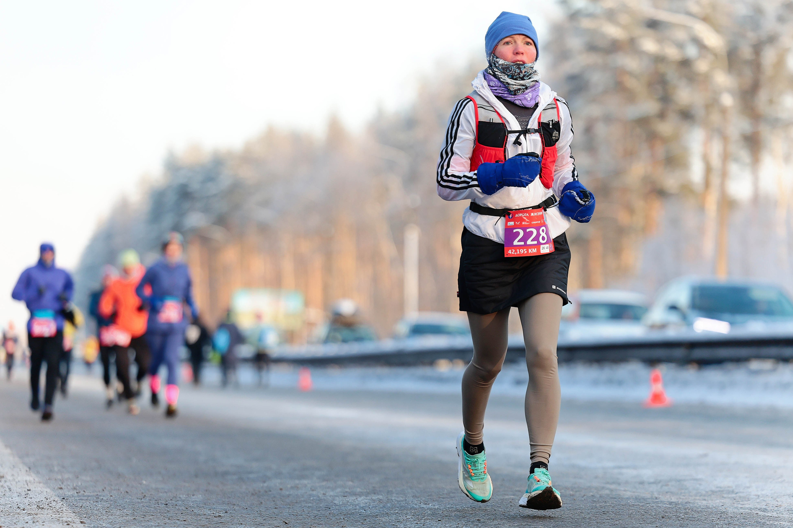 Зимний марафон «Дорога жизни» 2026. Спортивный фотограф в Санкт-Петербурге Илья Vacool